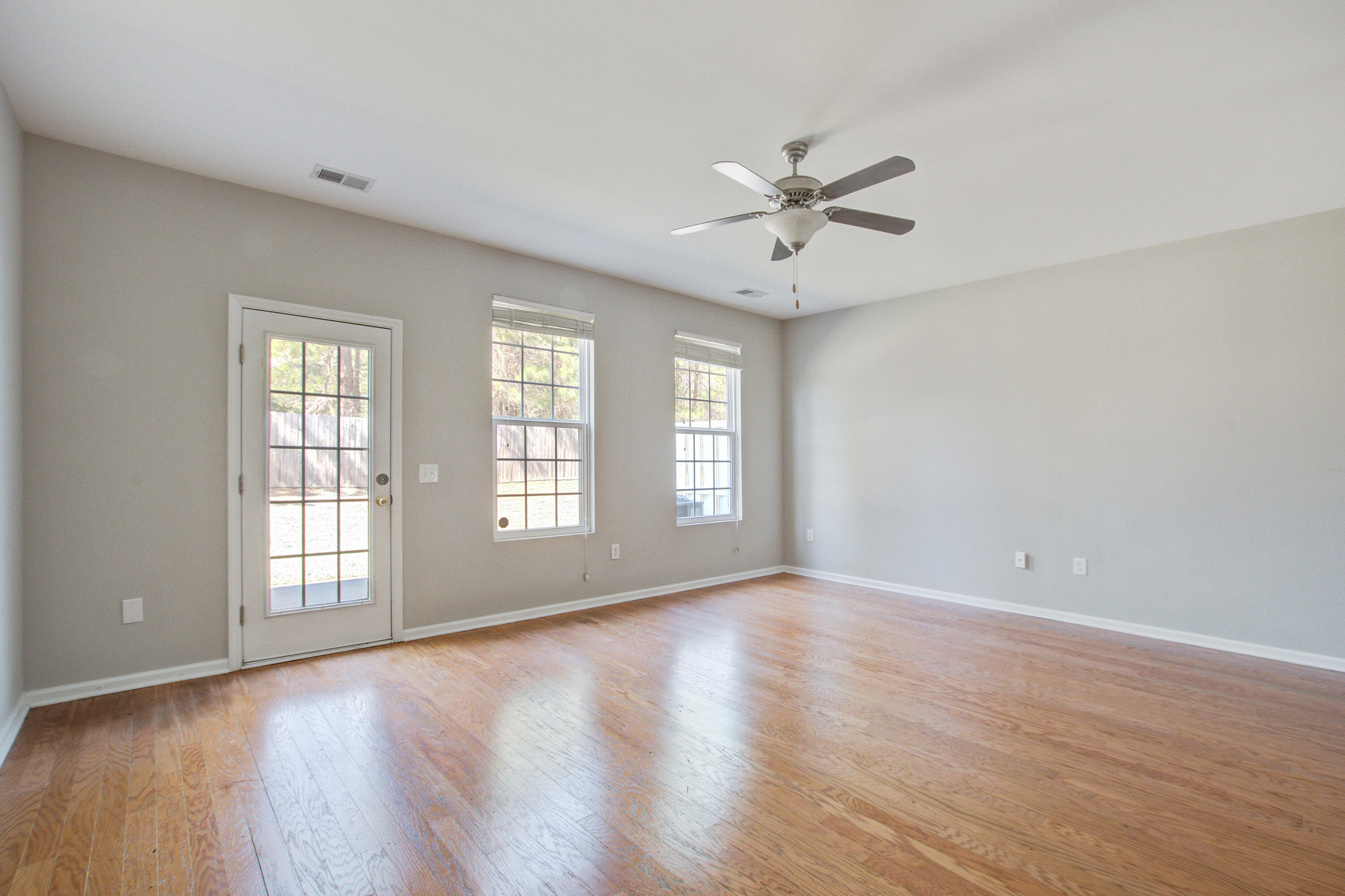 407 Hemingway Circle