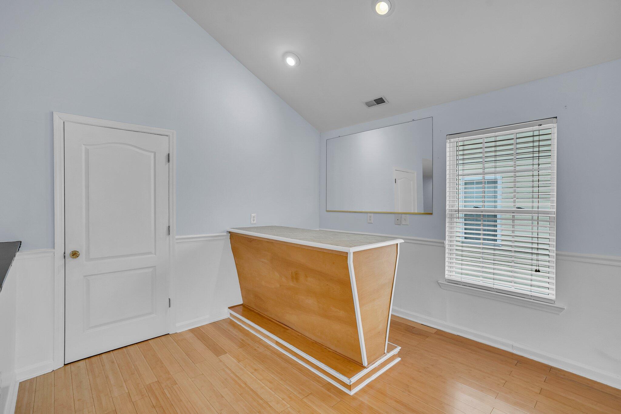 1626 Seloris Court
