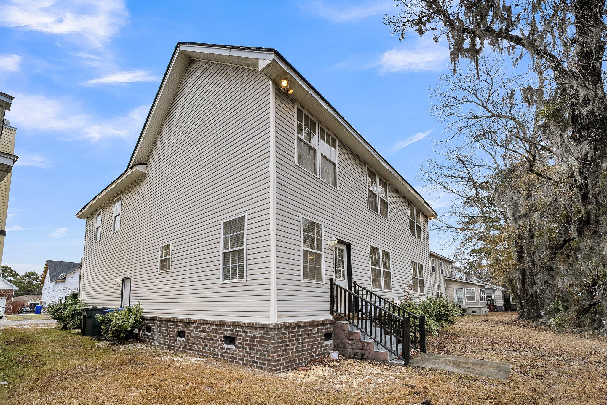 1626 Seloris Court