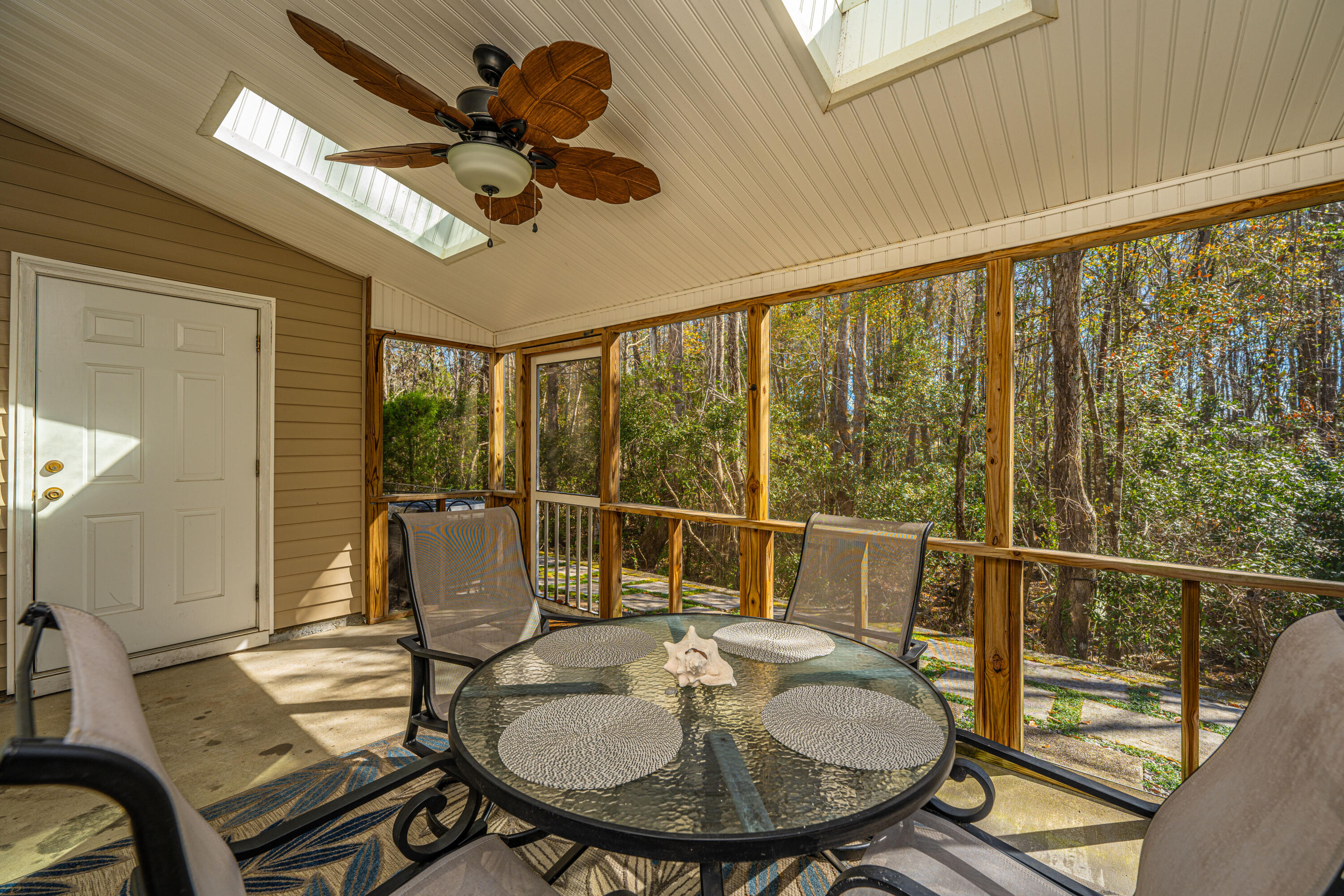 1295 Island Club Drive