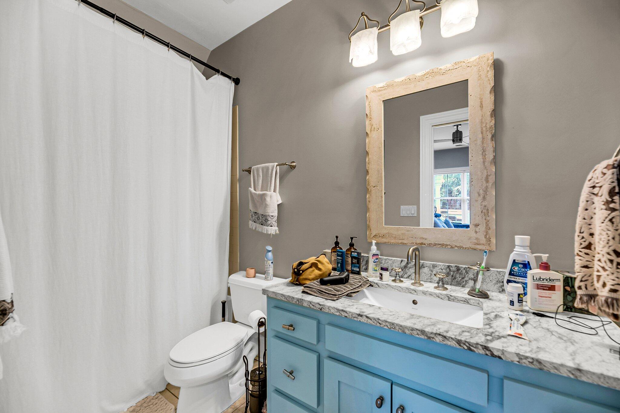 165 King George Street