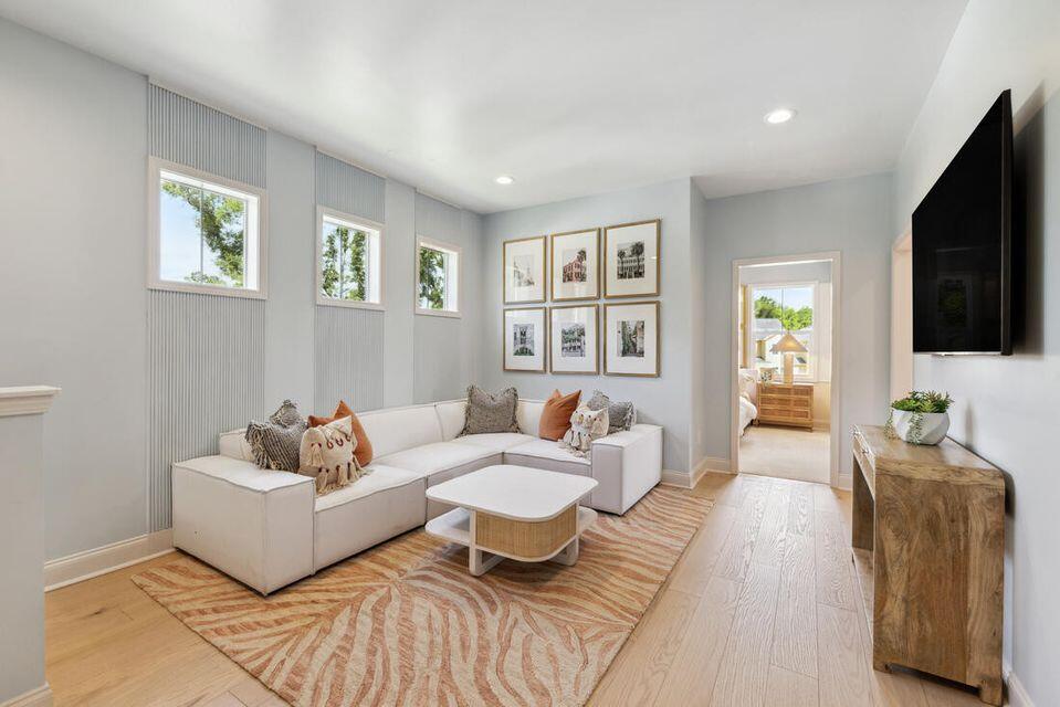 184 Claret Cup Way