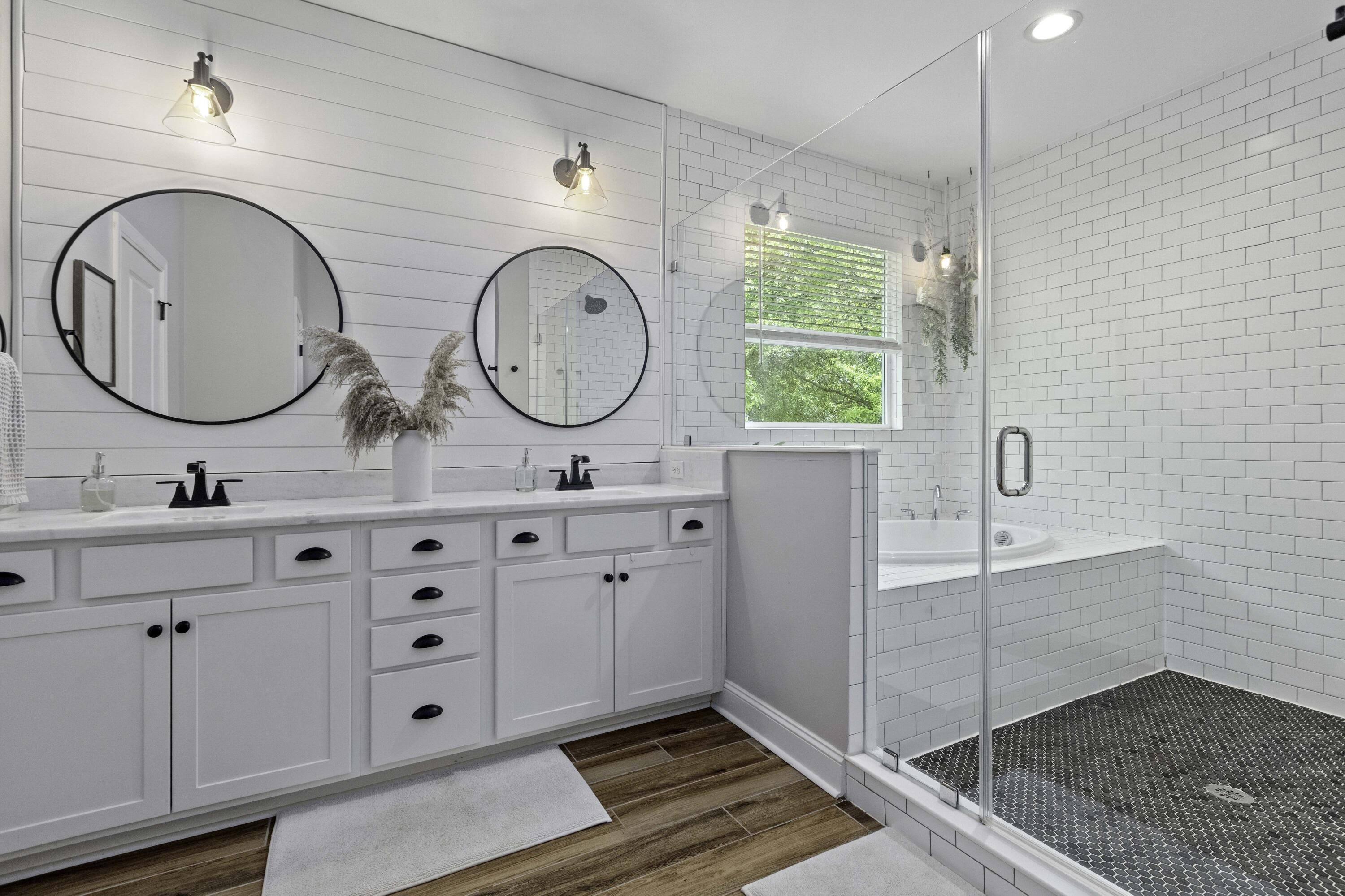 3361 Olivia Marie Lane