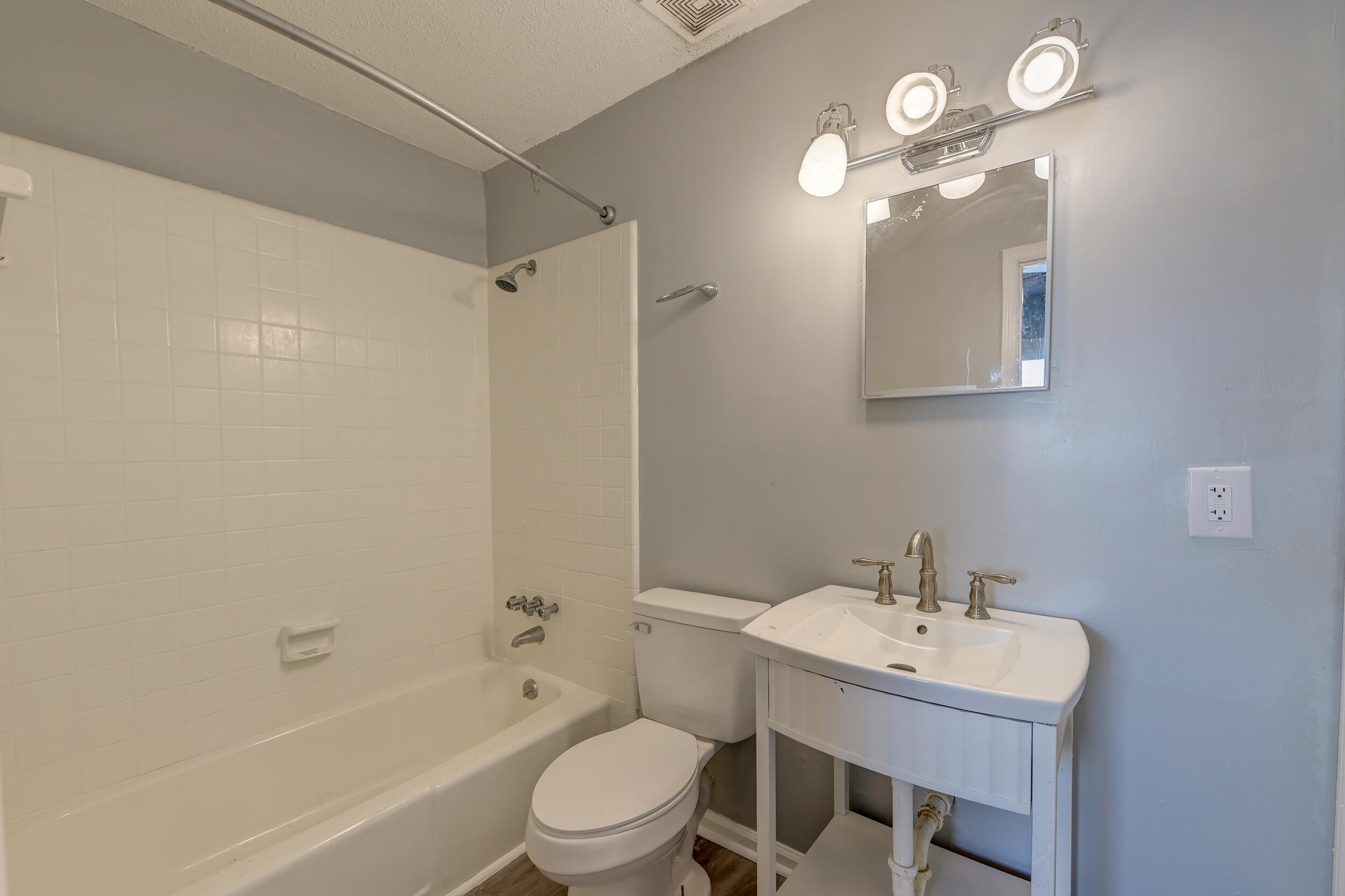 3100 Azalea Drive Unit: A&B