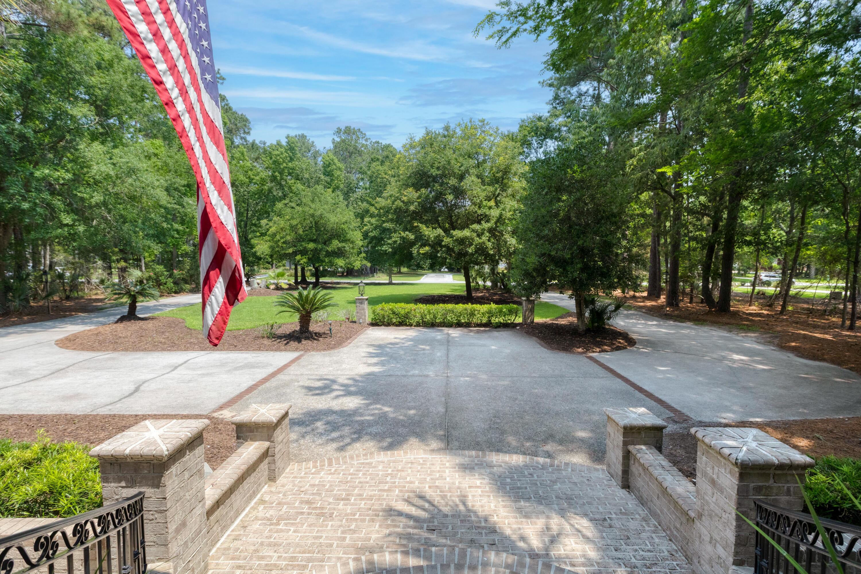 3685 Colonel Vanderhorst Circle