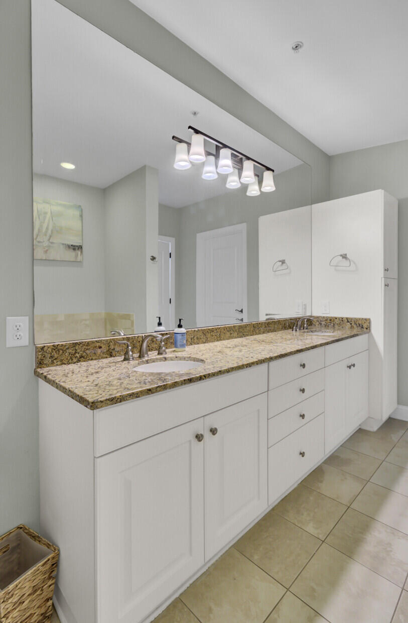 76 Society Street # 32