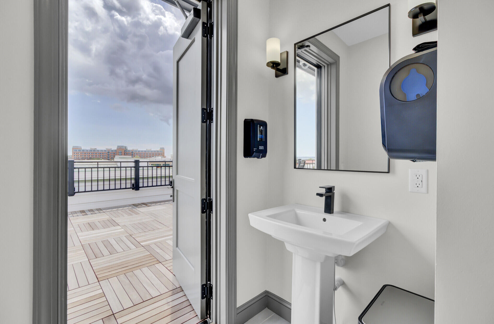 76 Society Street # 32