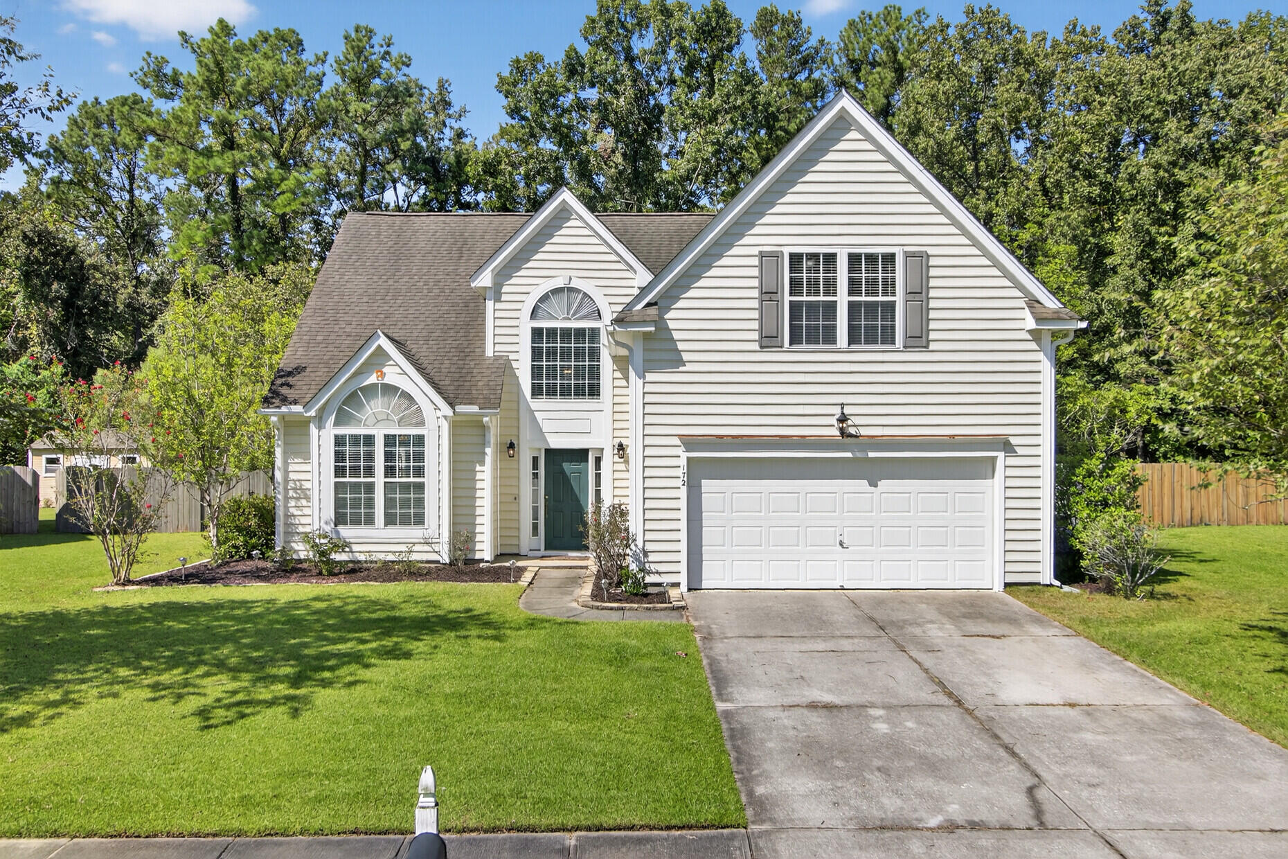 172 Thousand Oaks Circle