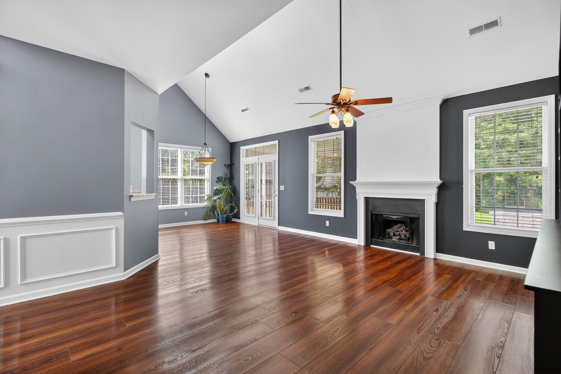 172 Thousand Oaks Circle