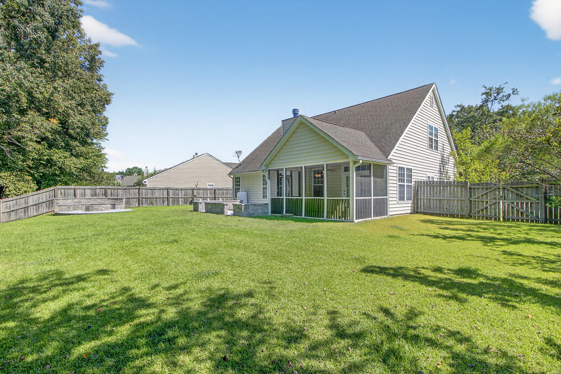 172 Thousand Oaks Circle