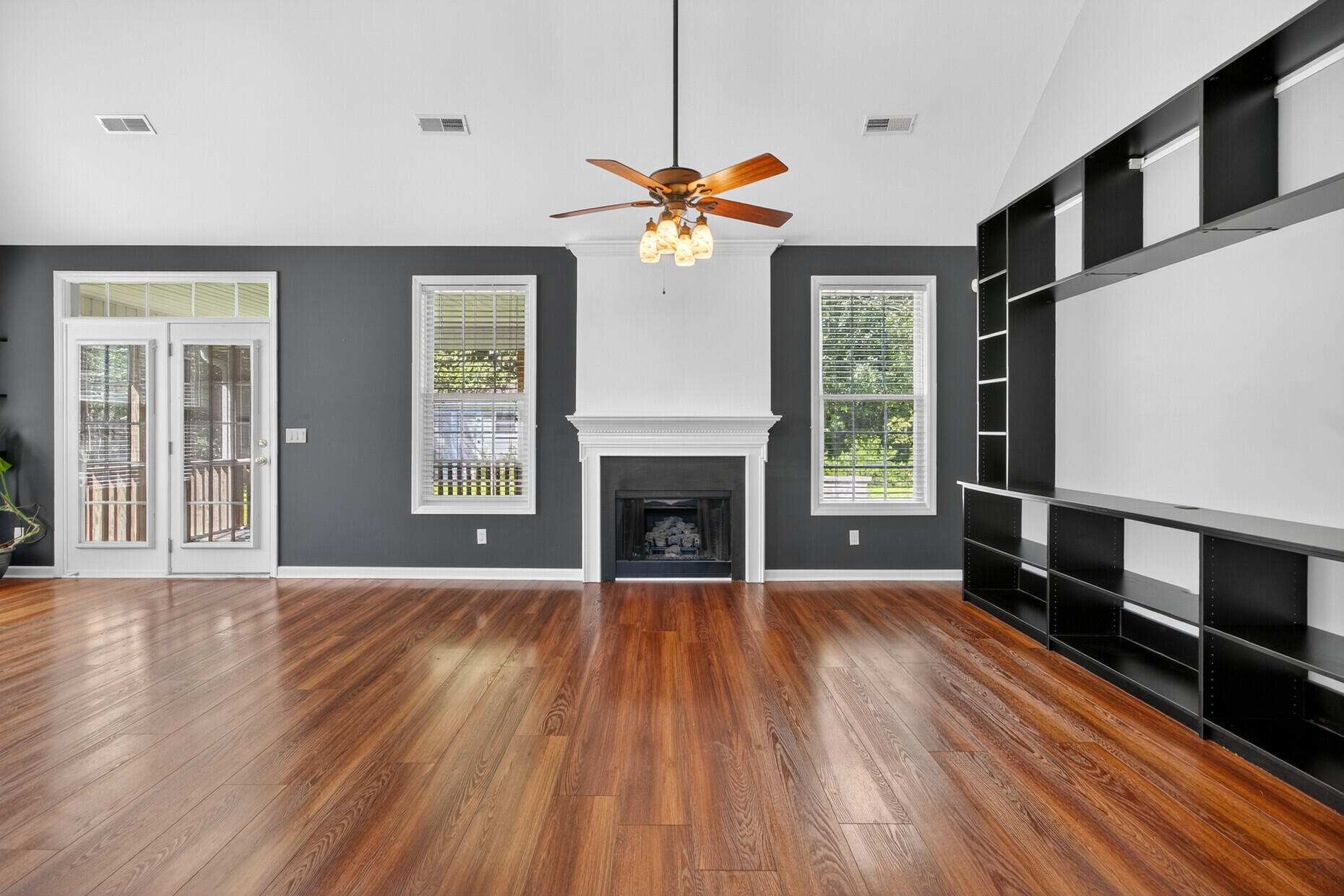 172 Thousand Oaks Circle