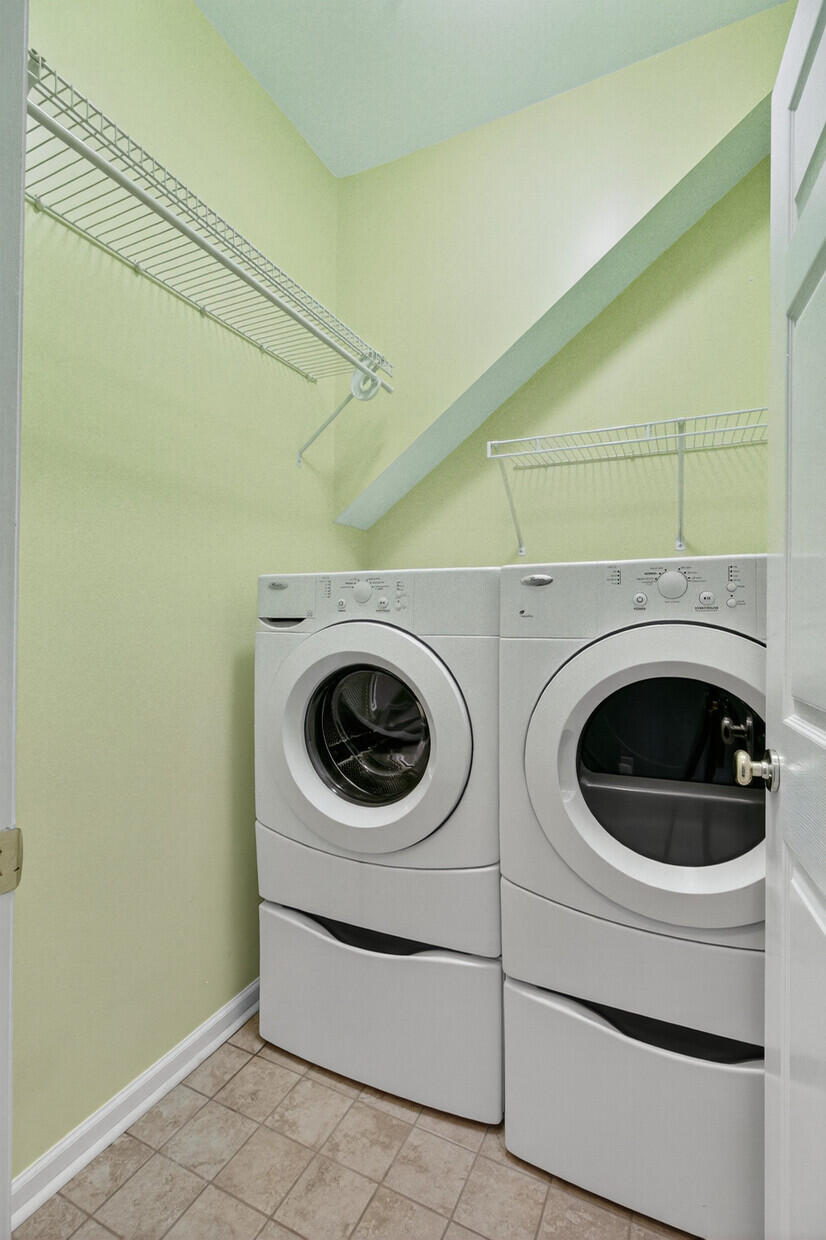 172 Thousand Oaks Circle