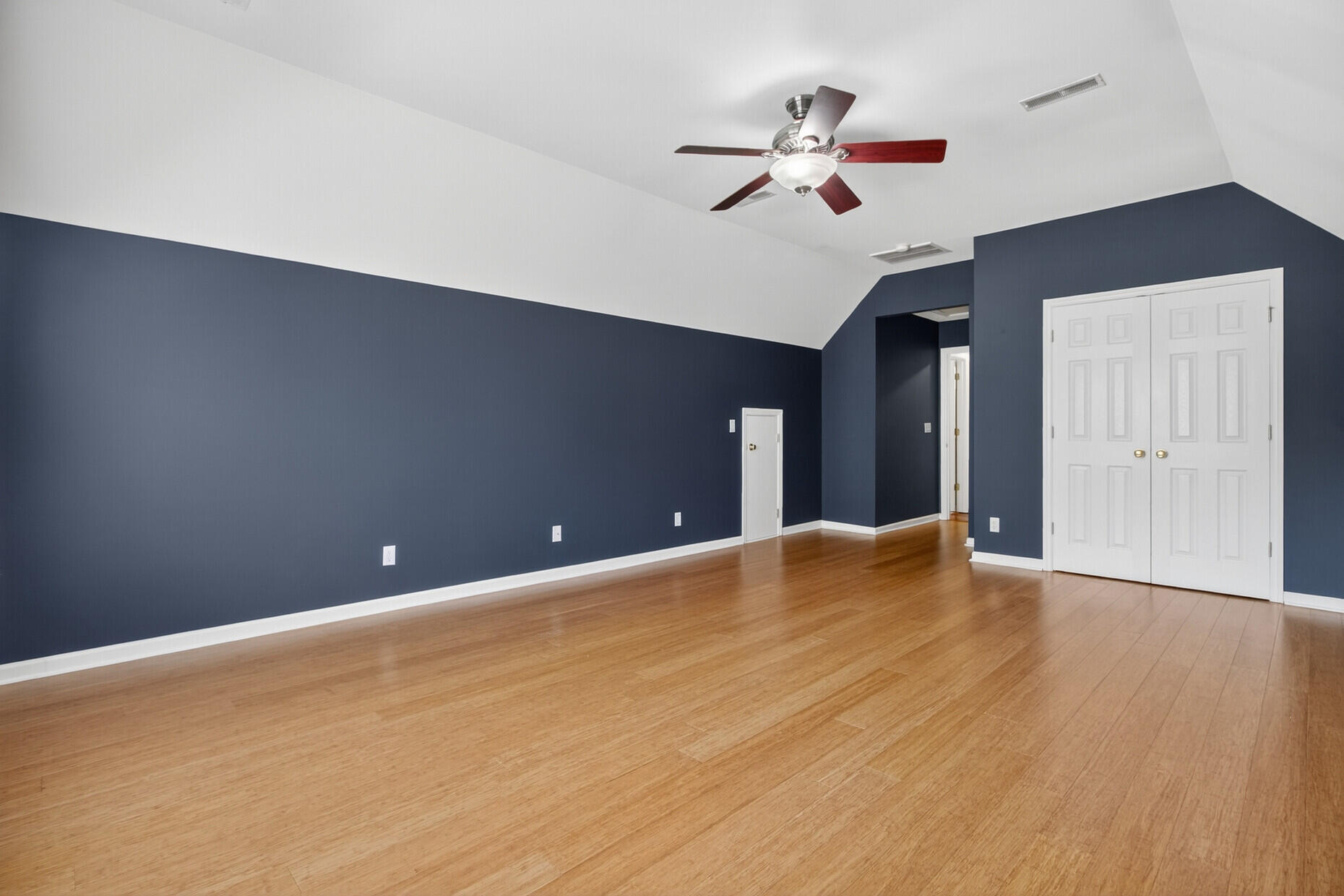 172 Thousand Oaks Circle