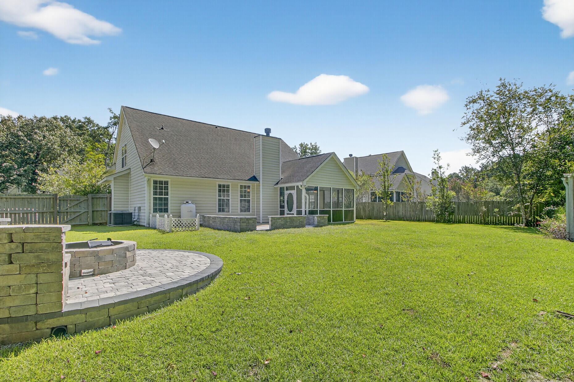 172 Thousand Oaks Circle