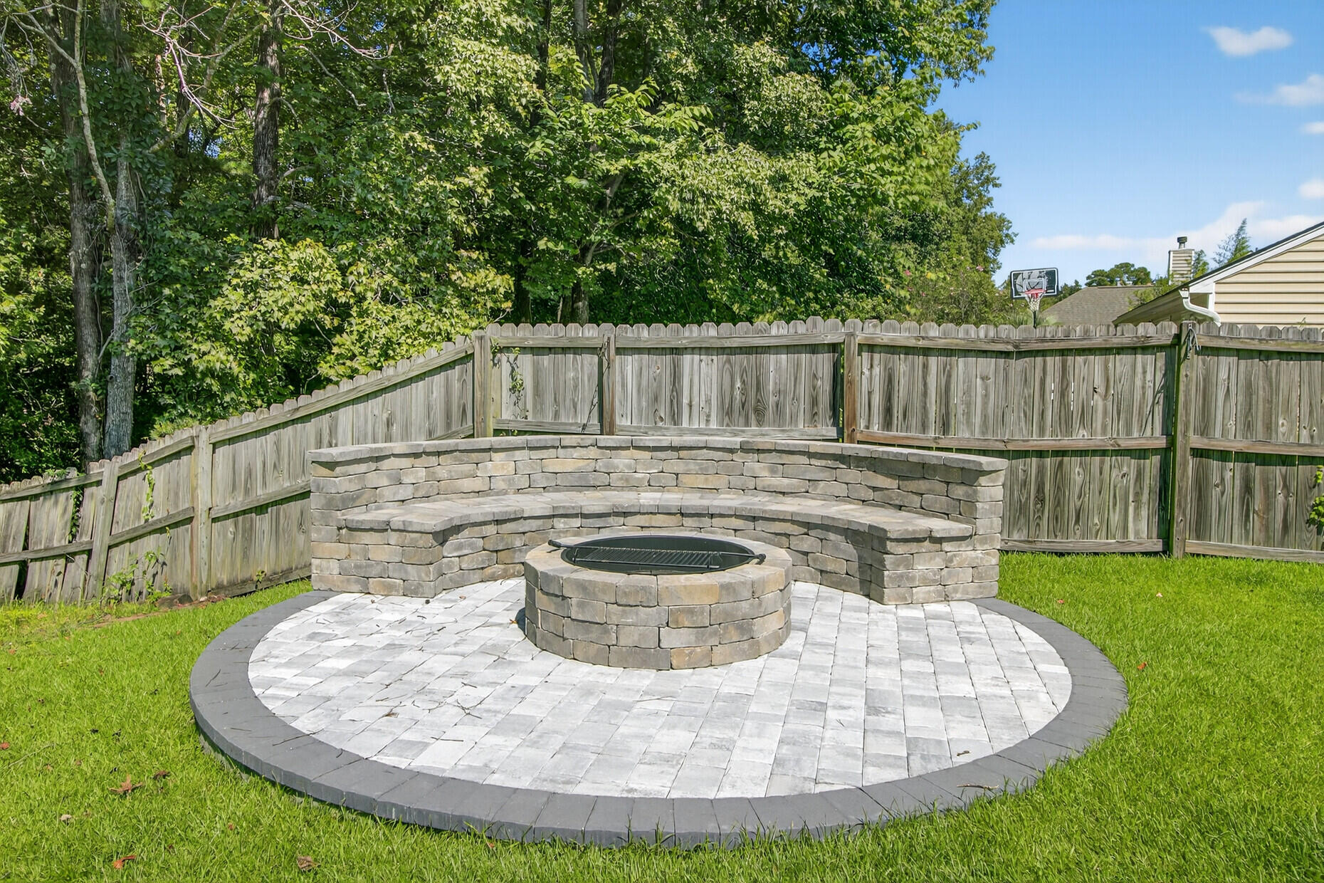 172 Thousand Oaks Circle