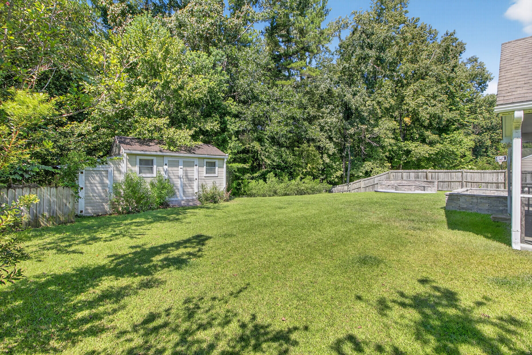 172 Thousand Oaks Circle