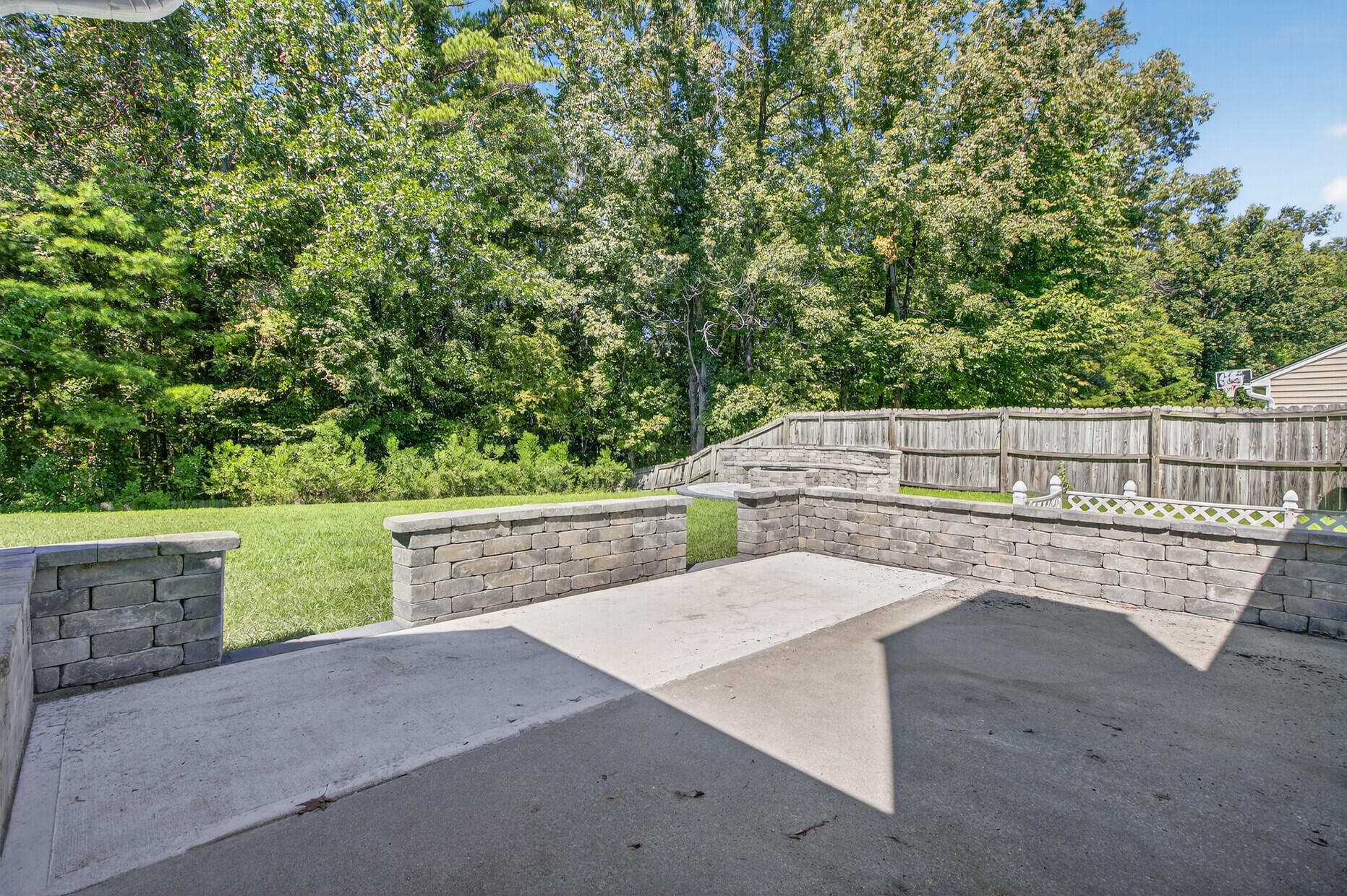 172 Thousand Oaks Circle