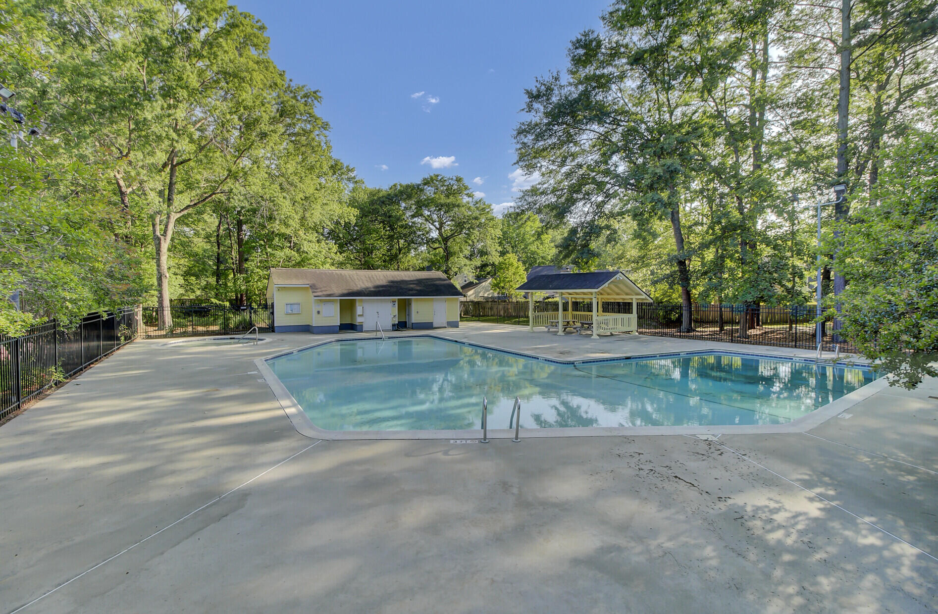 172 Thousand Oaks Circle