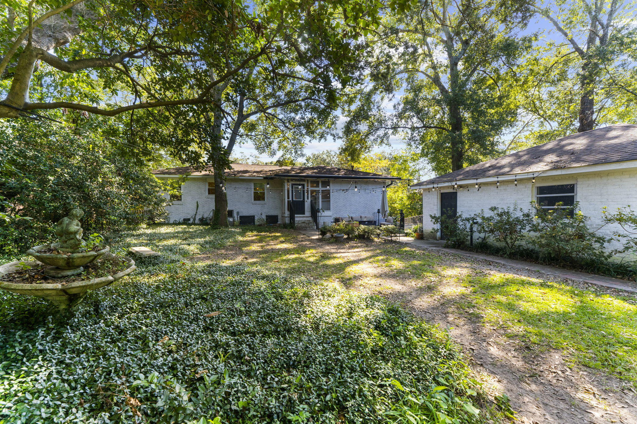 5109 Victoria Avenue