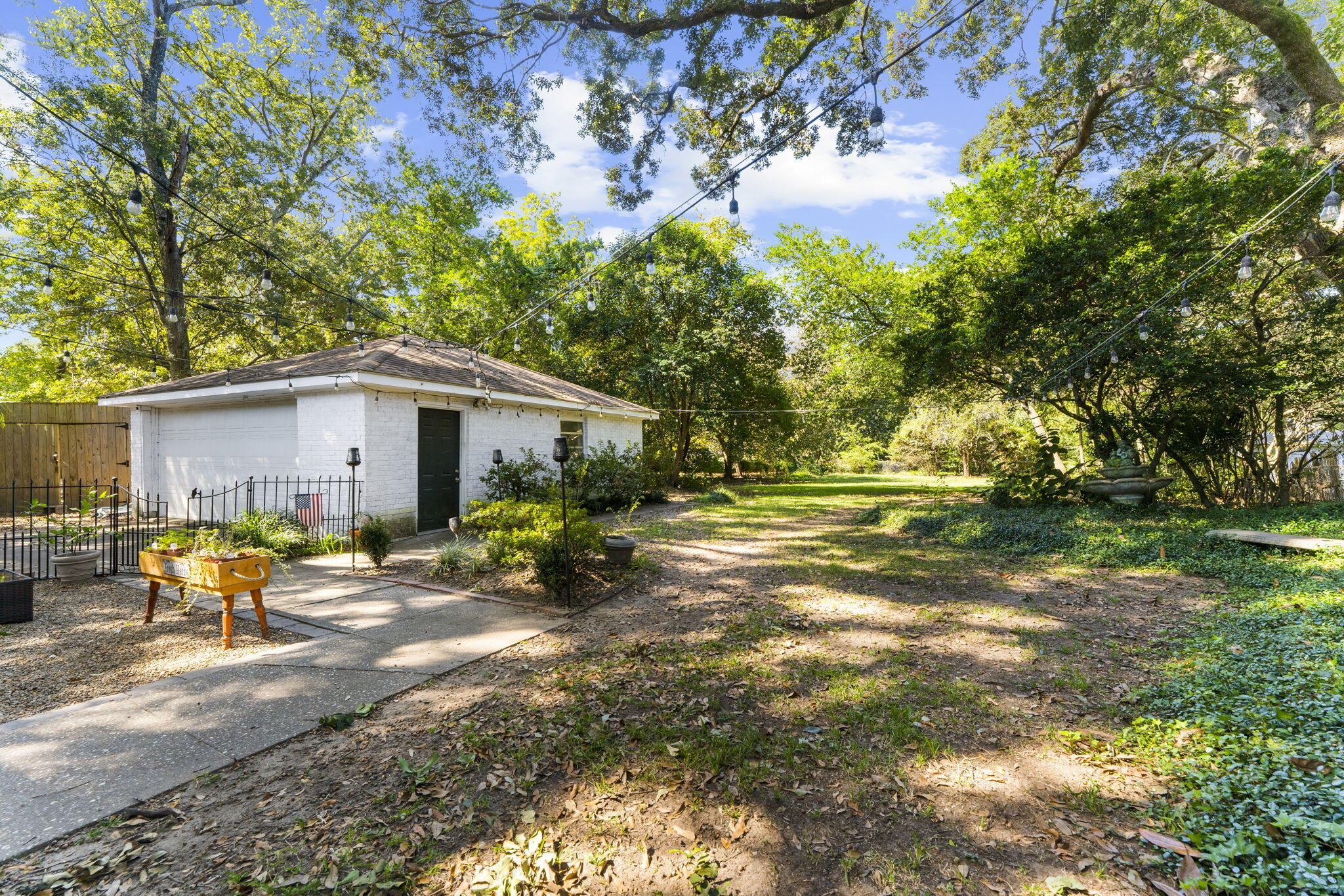 5109 Victoria Avenue