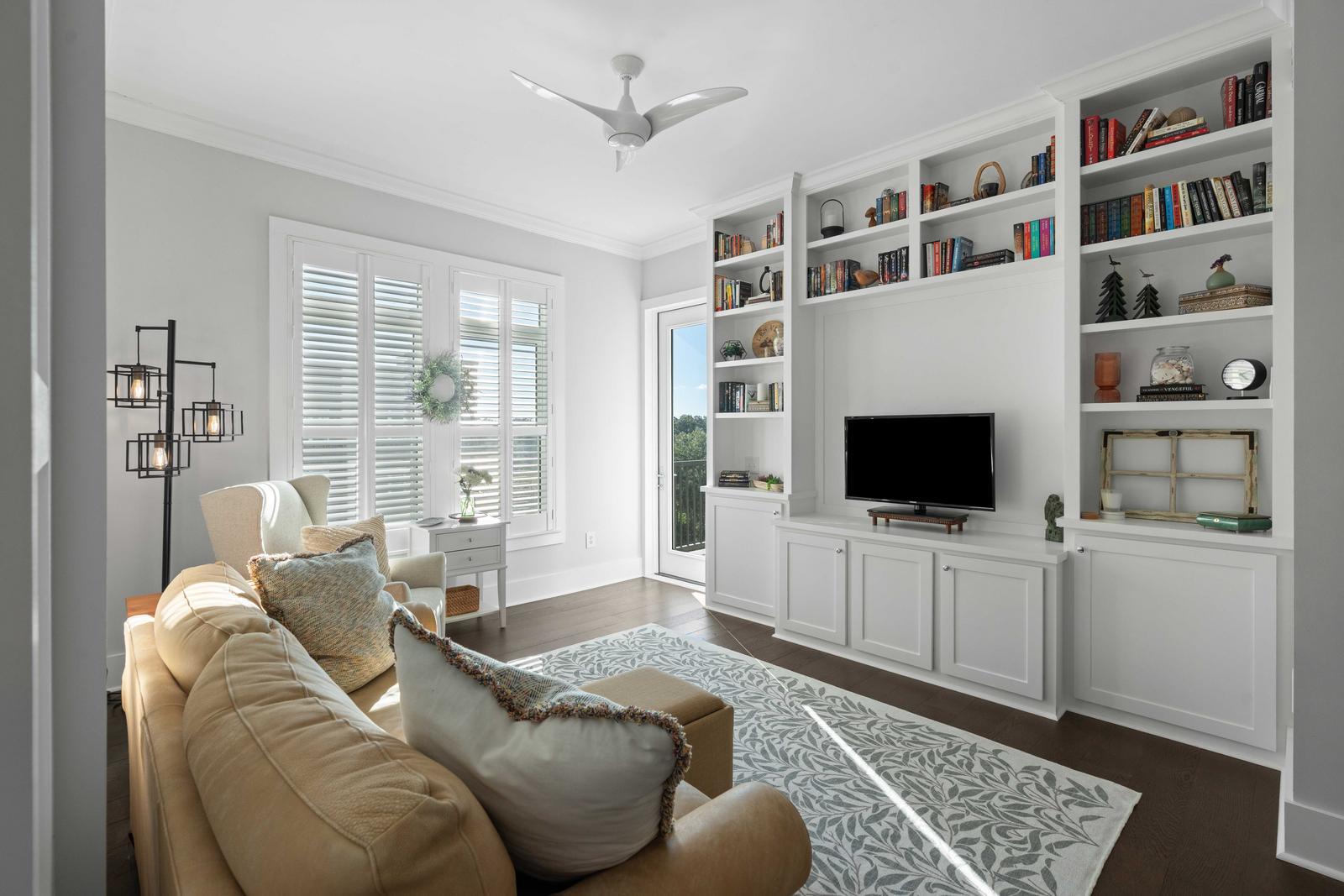 145 Pier View Street # 404