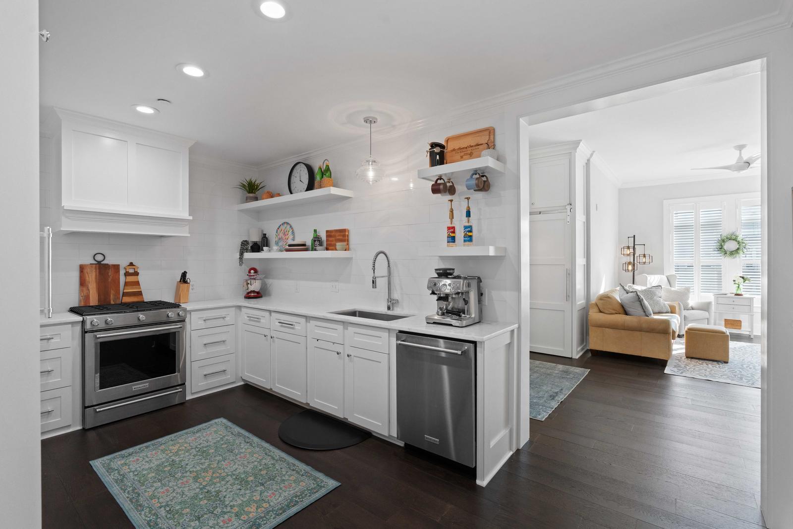 145 Pier View Street # 404