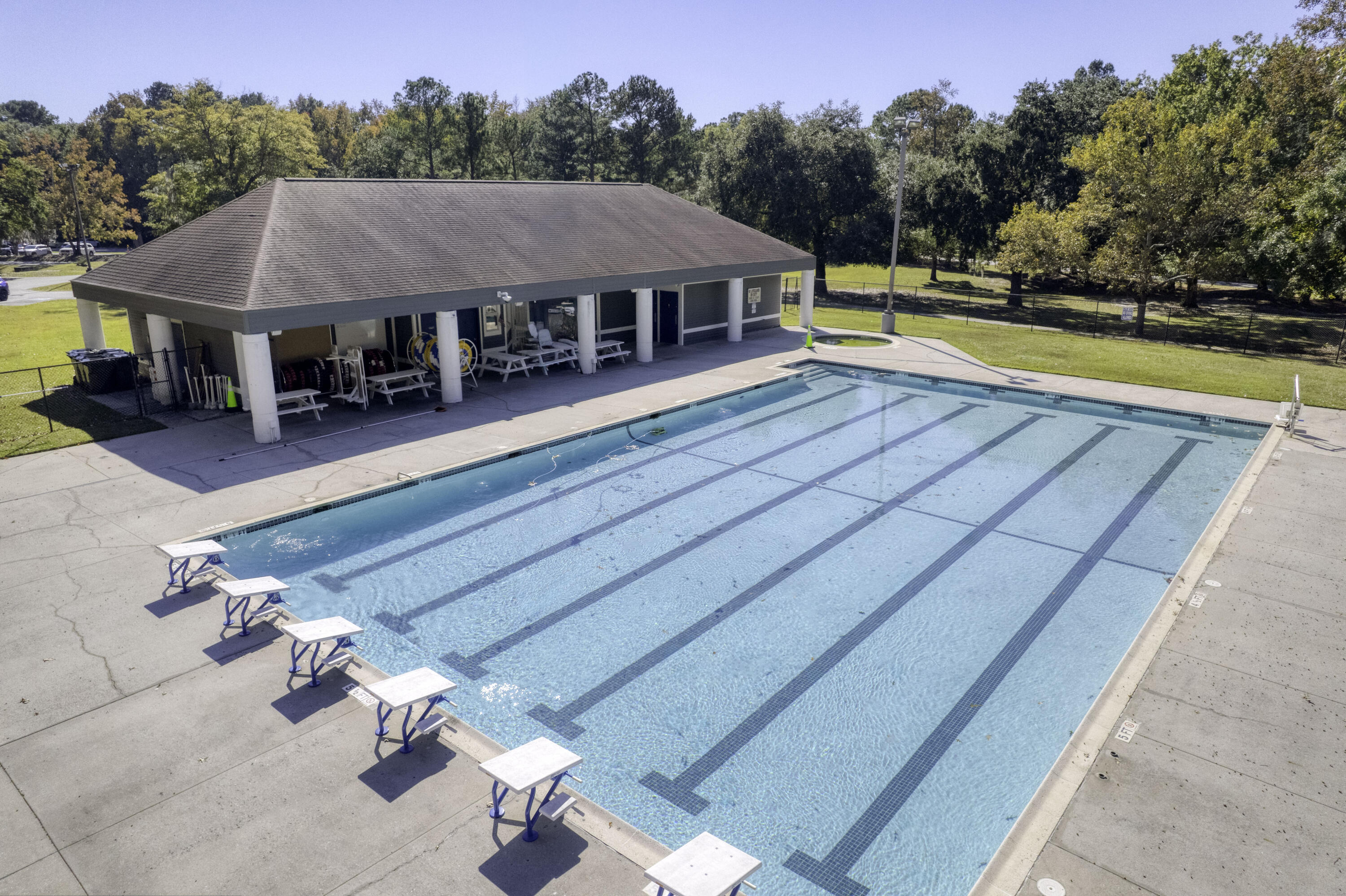 102 S Knightsbridge Court