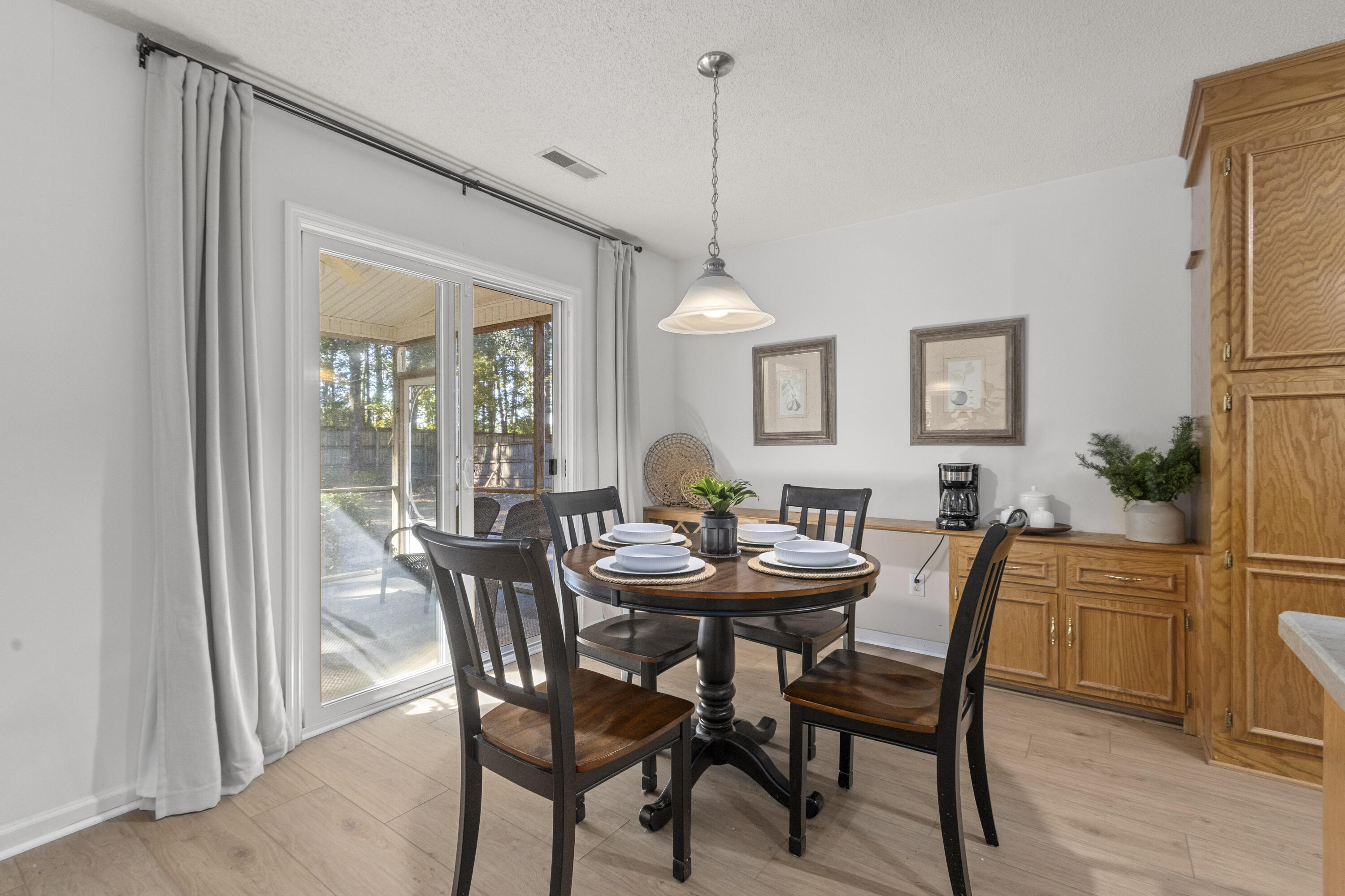 102 S Knightsbridge Court