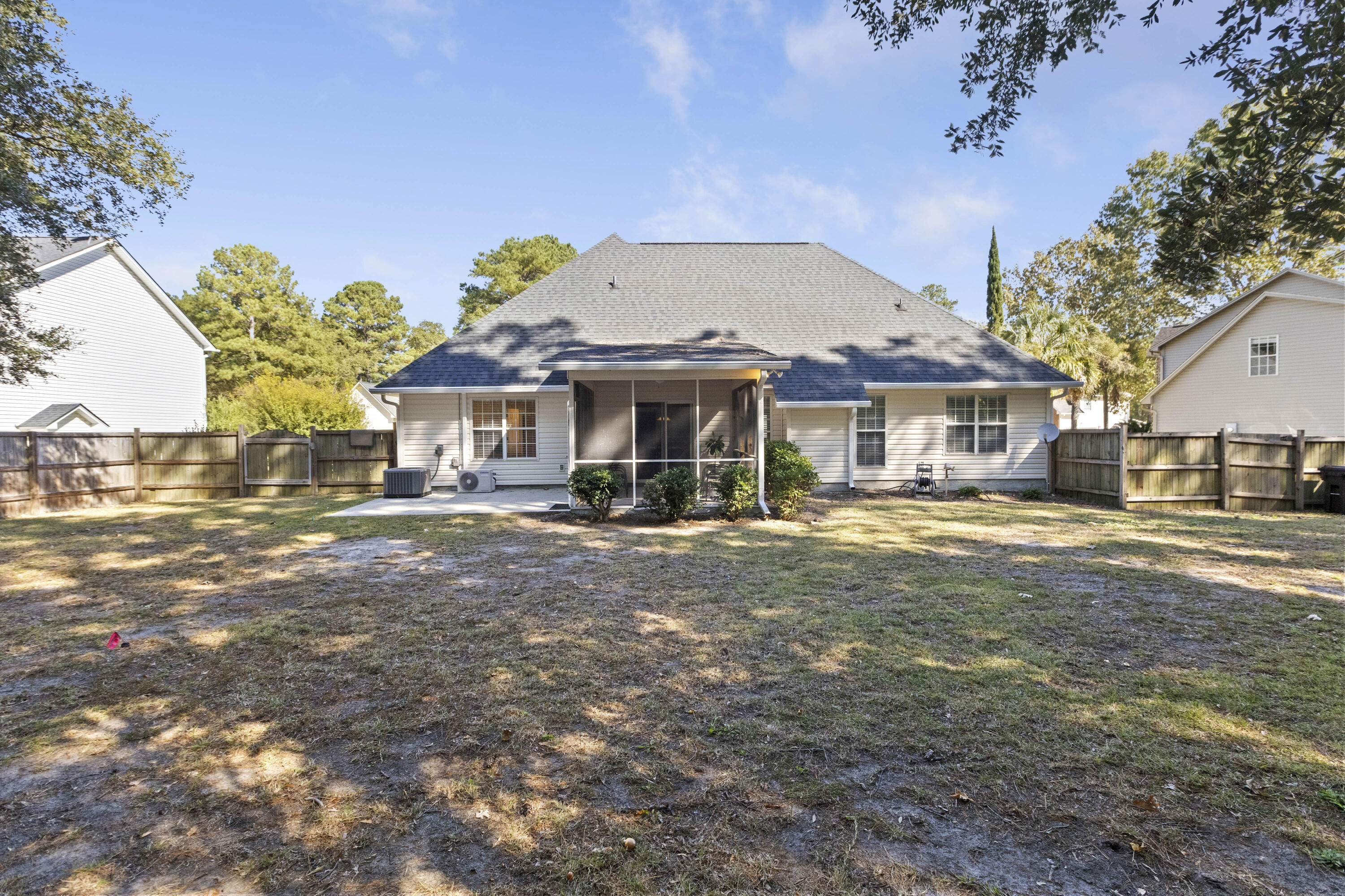 102 S Knightsbridge Court