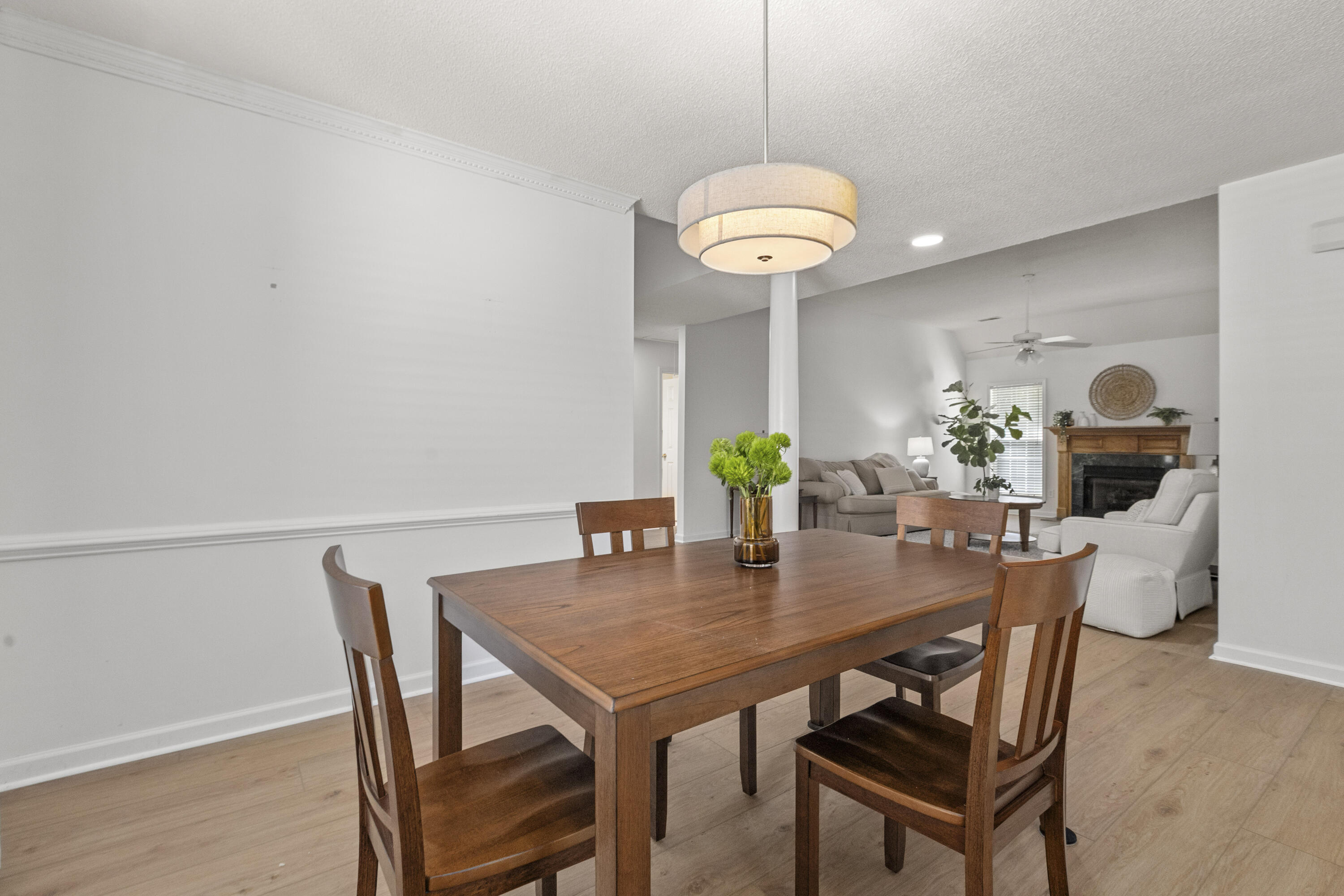 102 S Knightsbridge Court