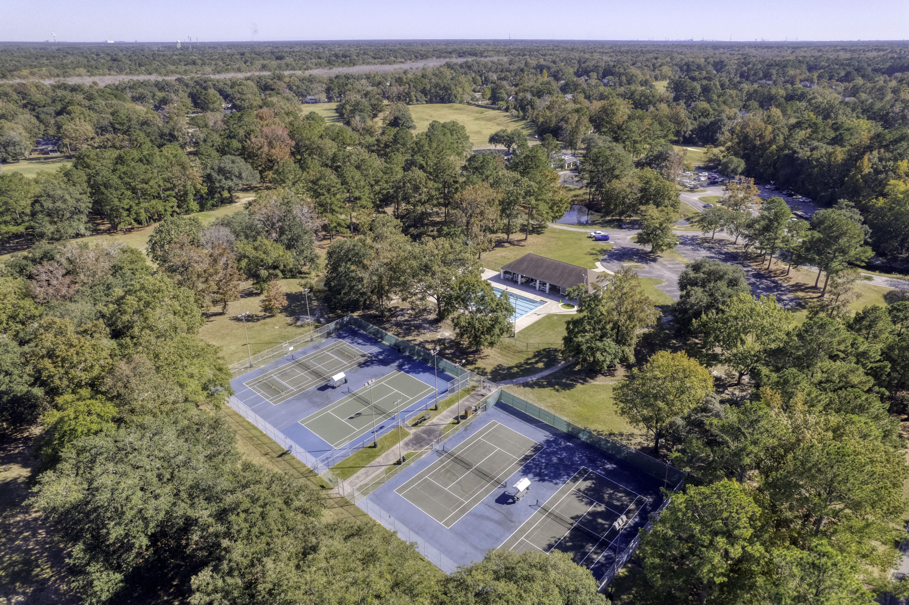 102 S Knightsbridge Court