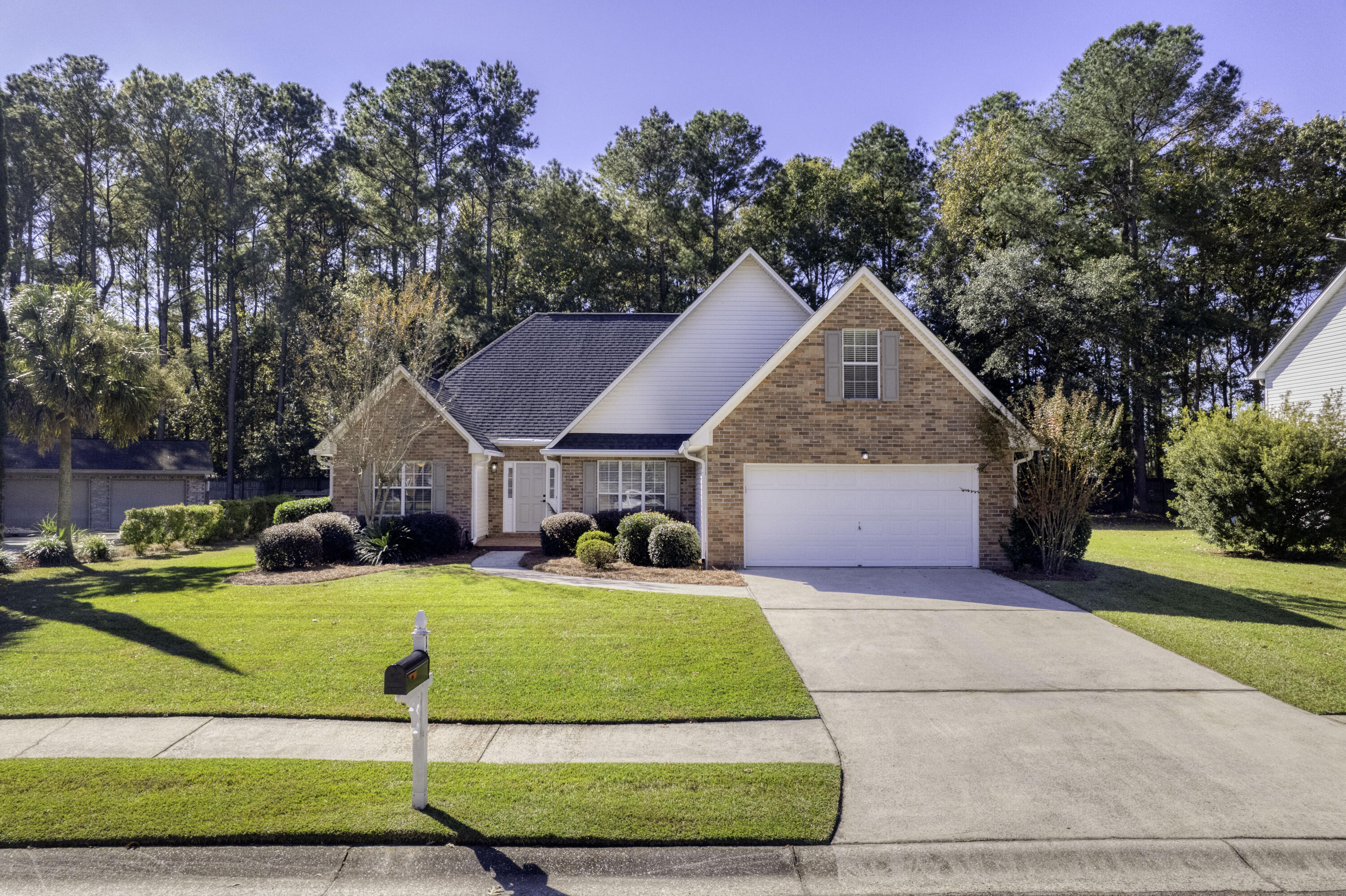 102 S Knightsbridge Court