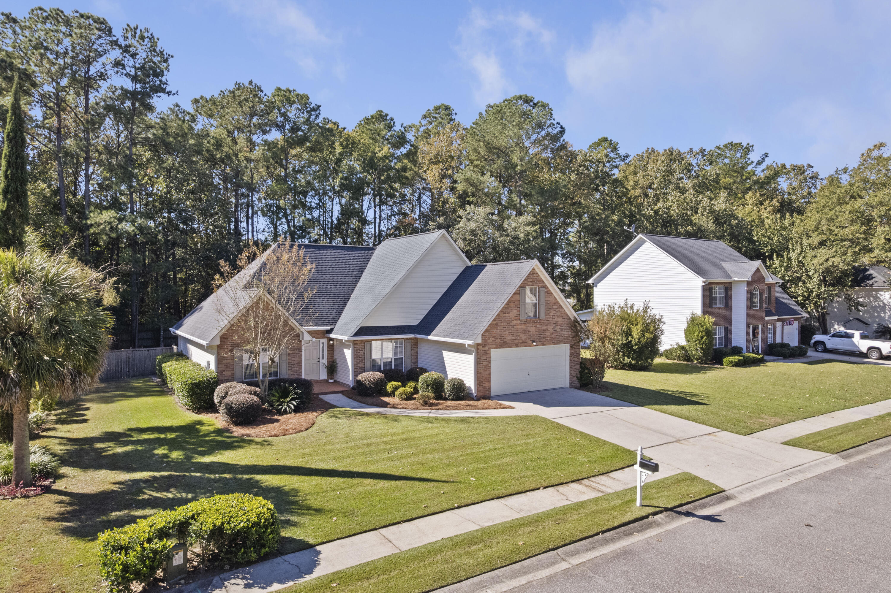 102 S Knightsbridge Court