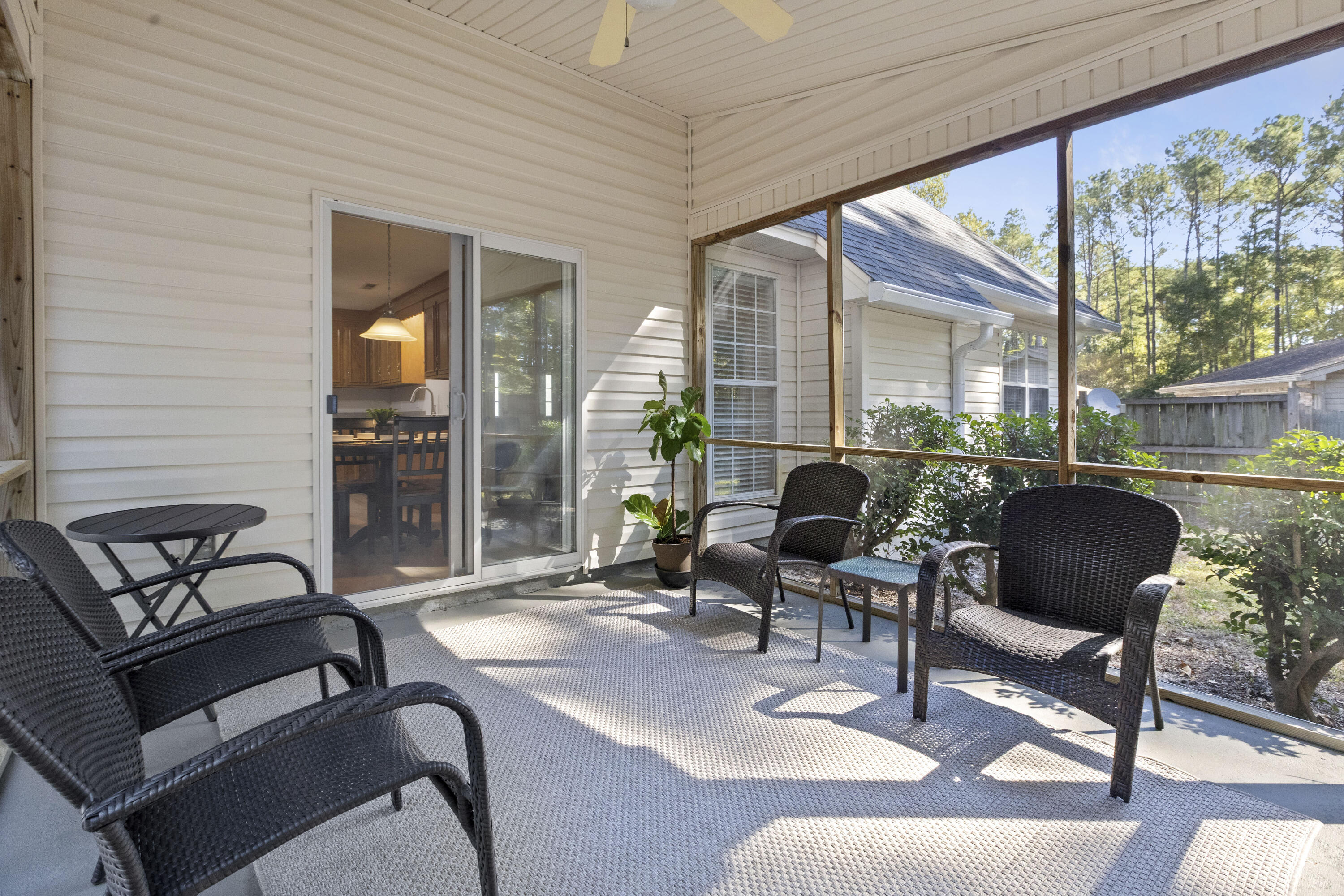 102 S Knightsbridge Court