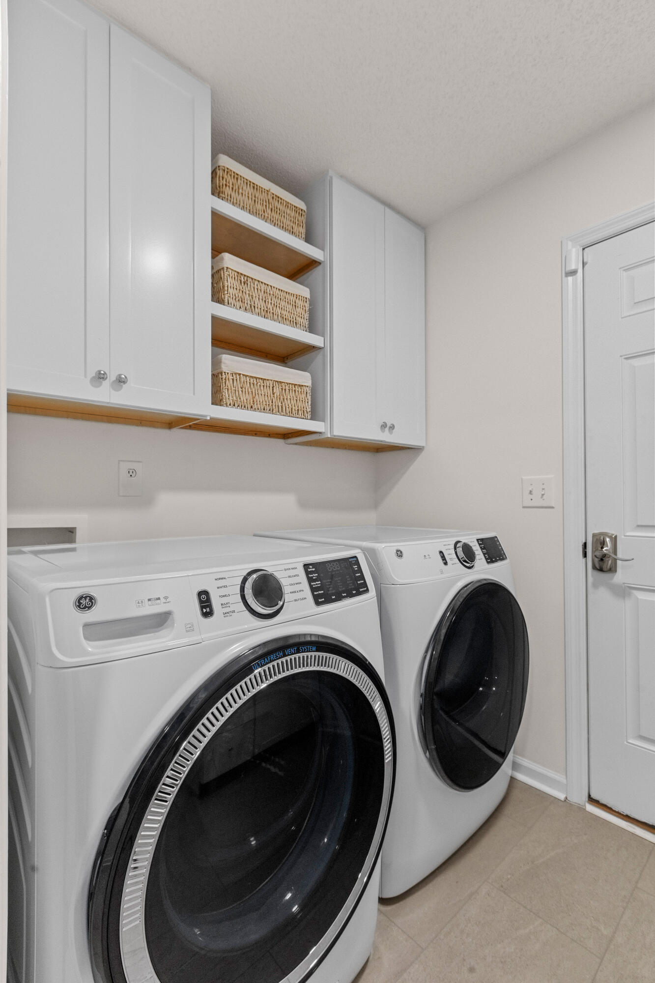 102 S Knightsbridge Court