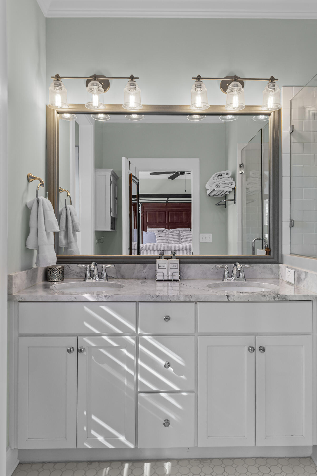 172 Slipper Shell Court