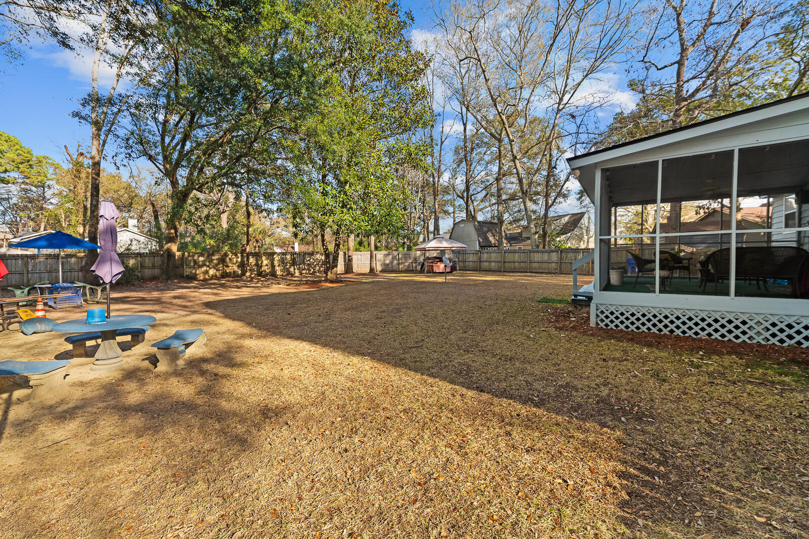 855 Springwood Circle