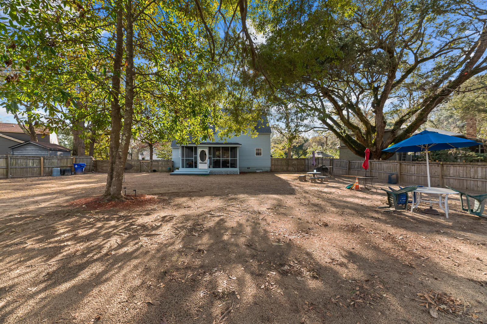 855 Springwood Circle
