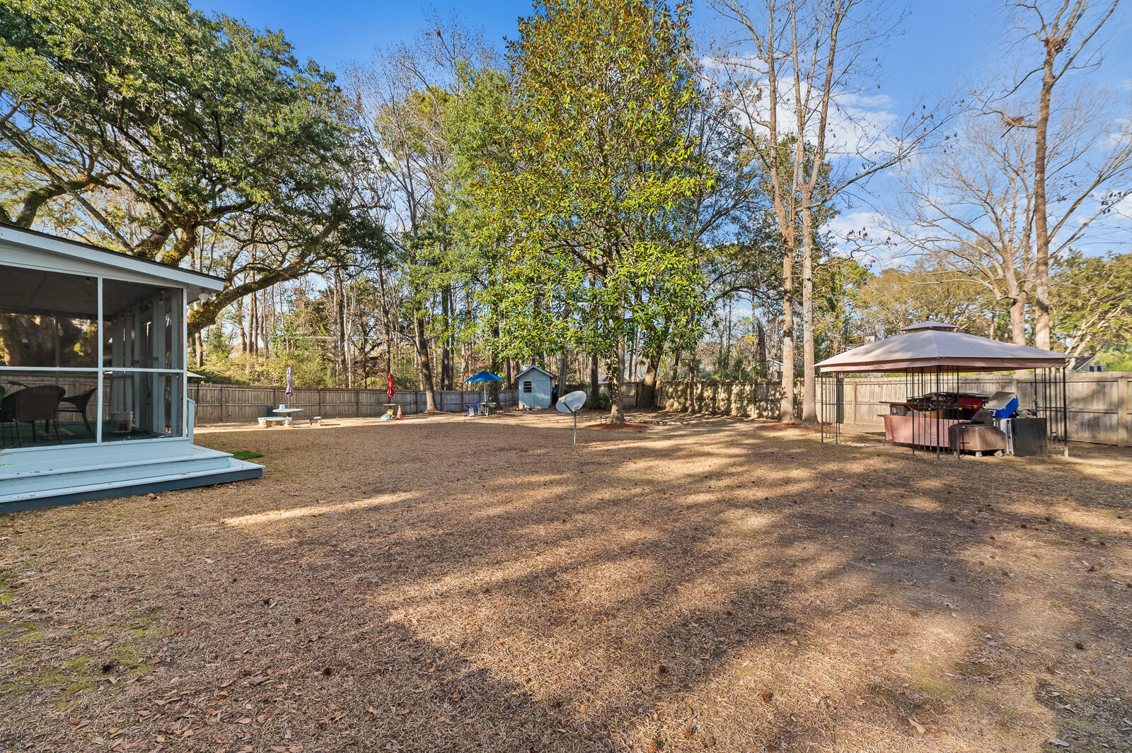 855 Springwood Circle