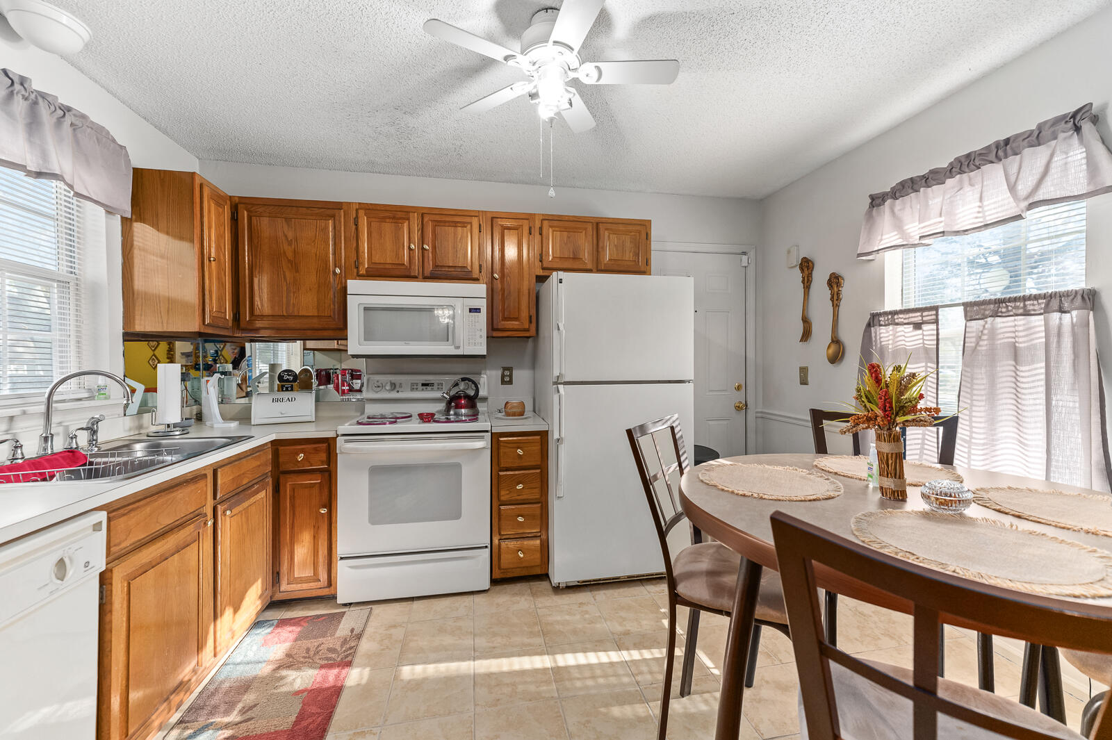 855 Springwood Circle