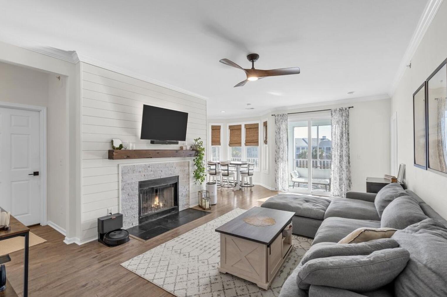 130 River Landing Drive # 8301