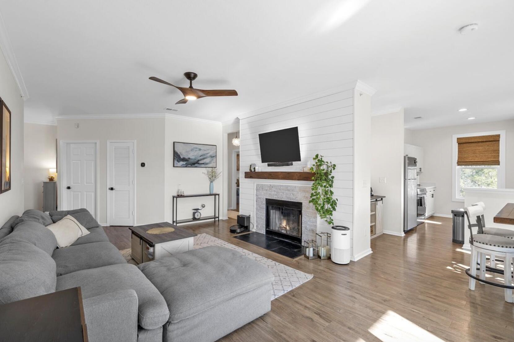 130 River Landing Drive # 8301