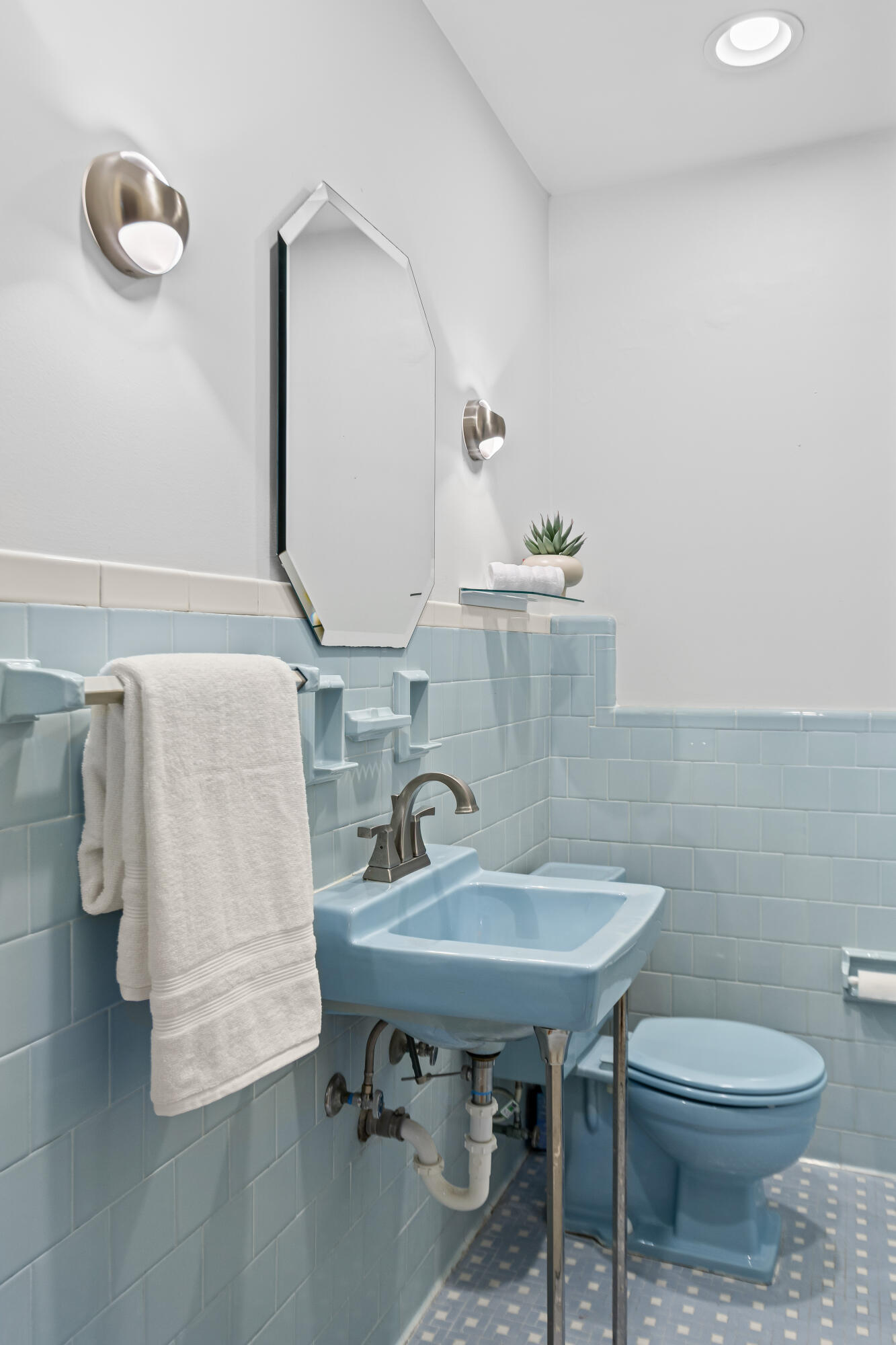 2169 Westrivers Road