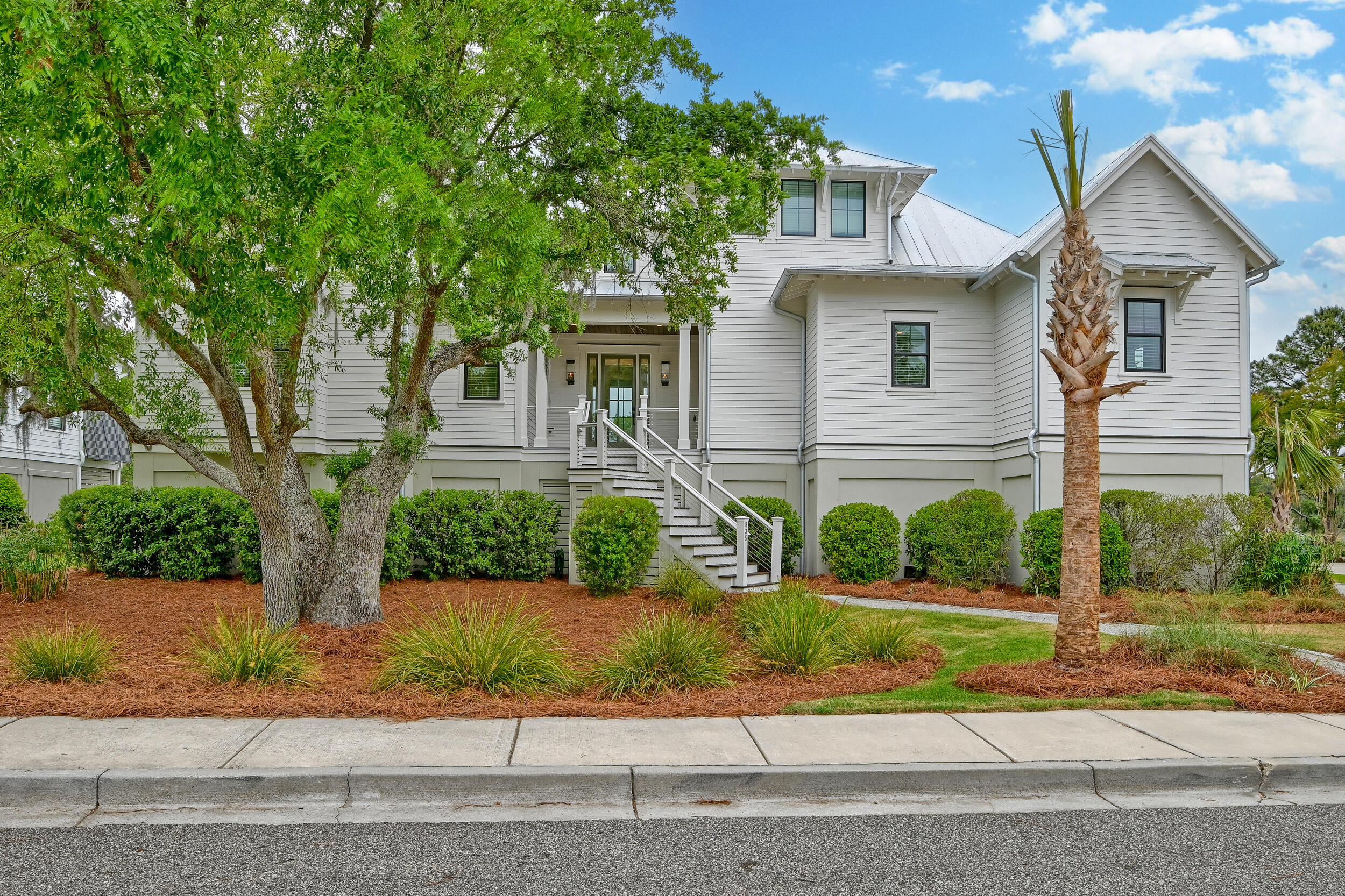 835 Dunham Street