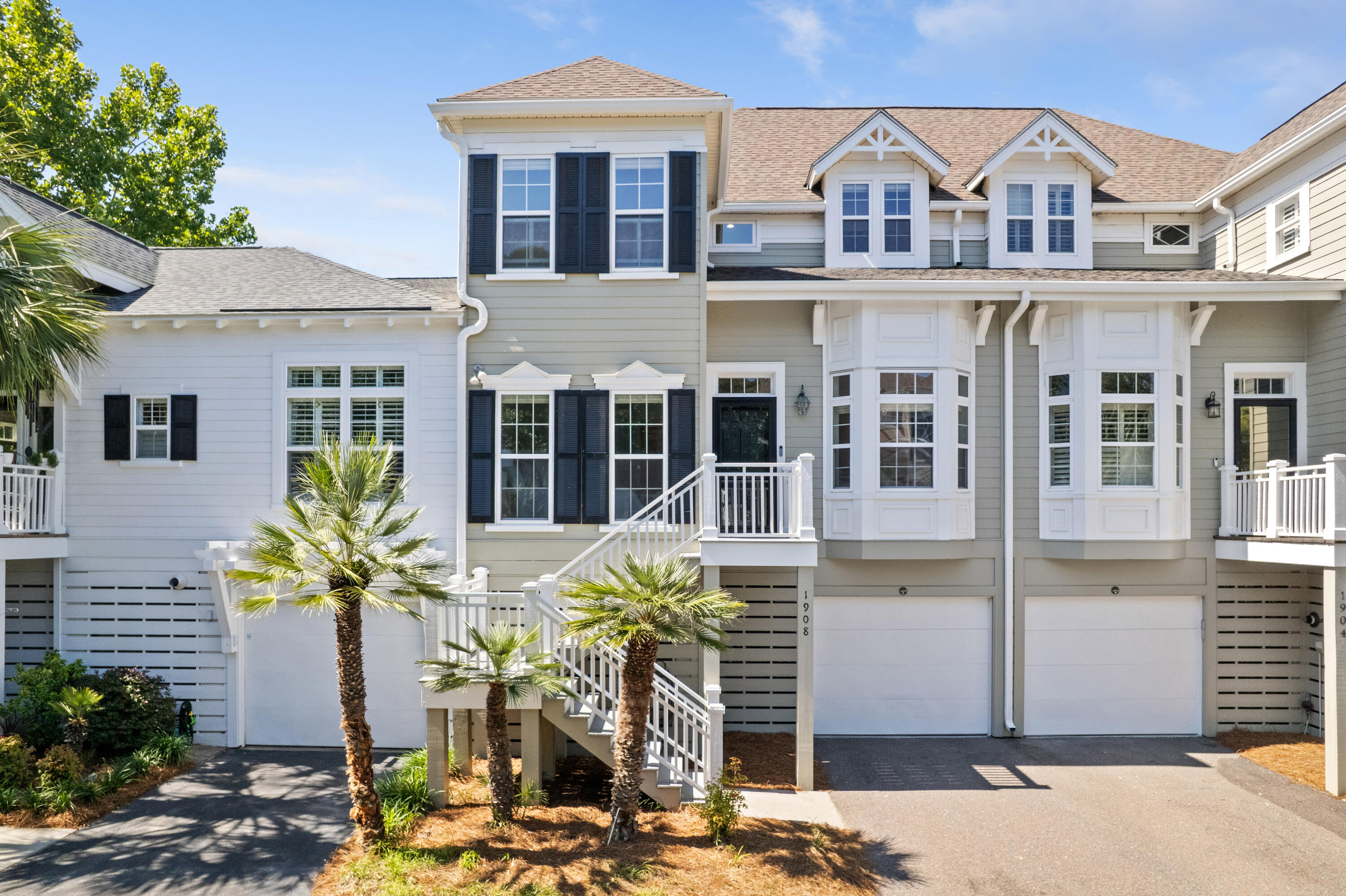 1908 English Ivy Court