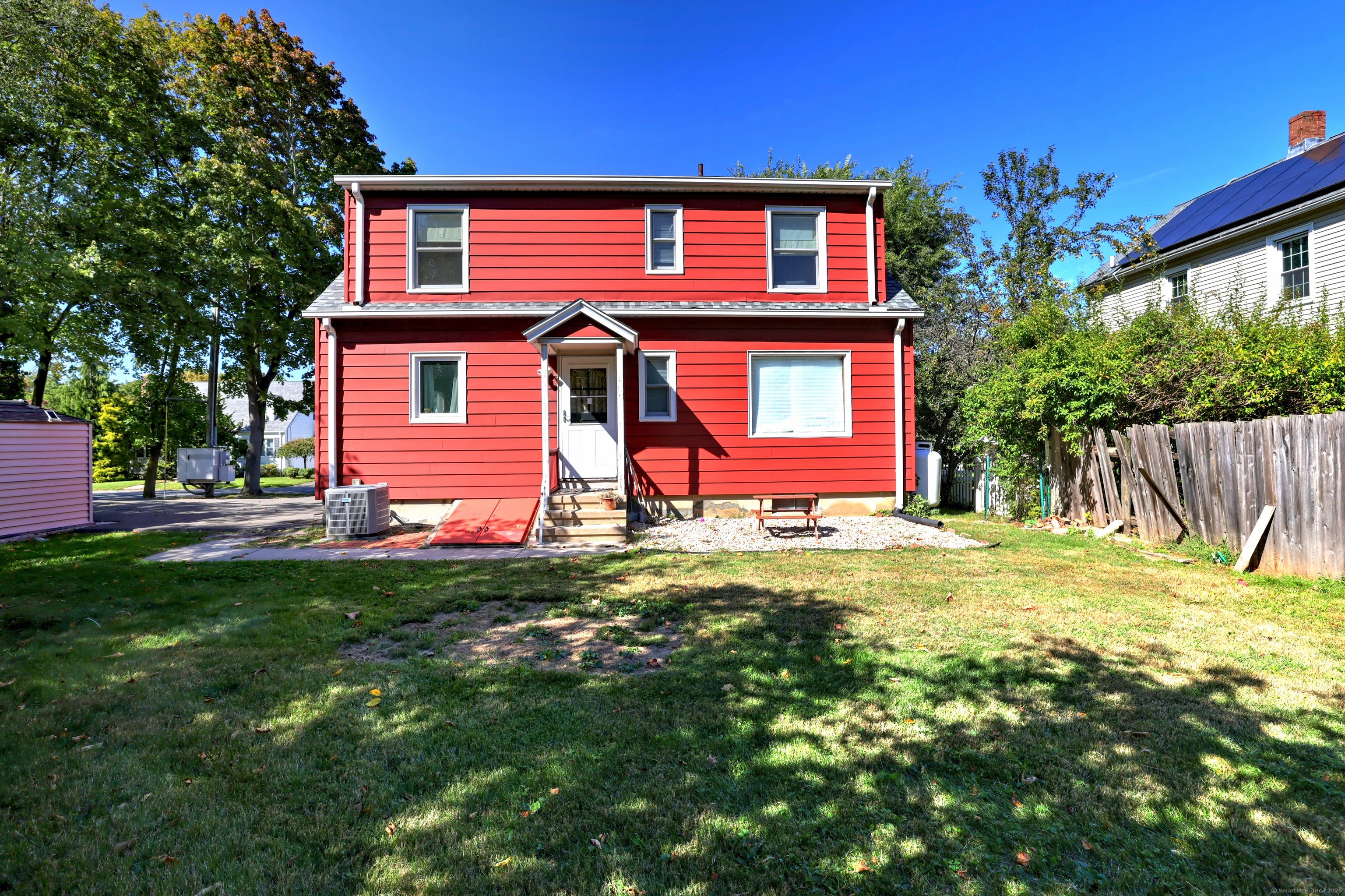 32 Roberts Street