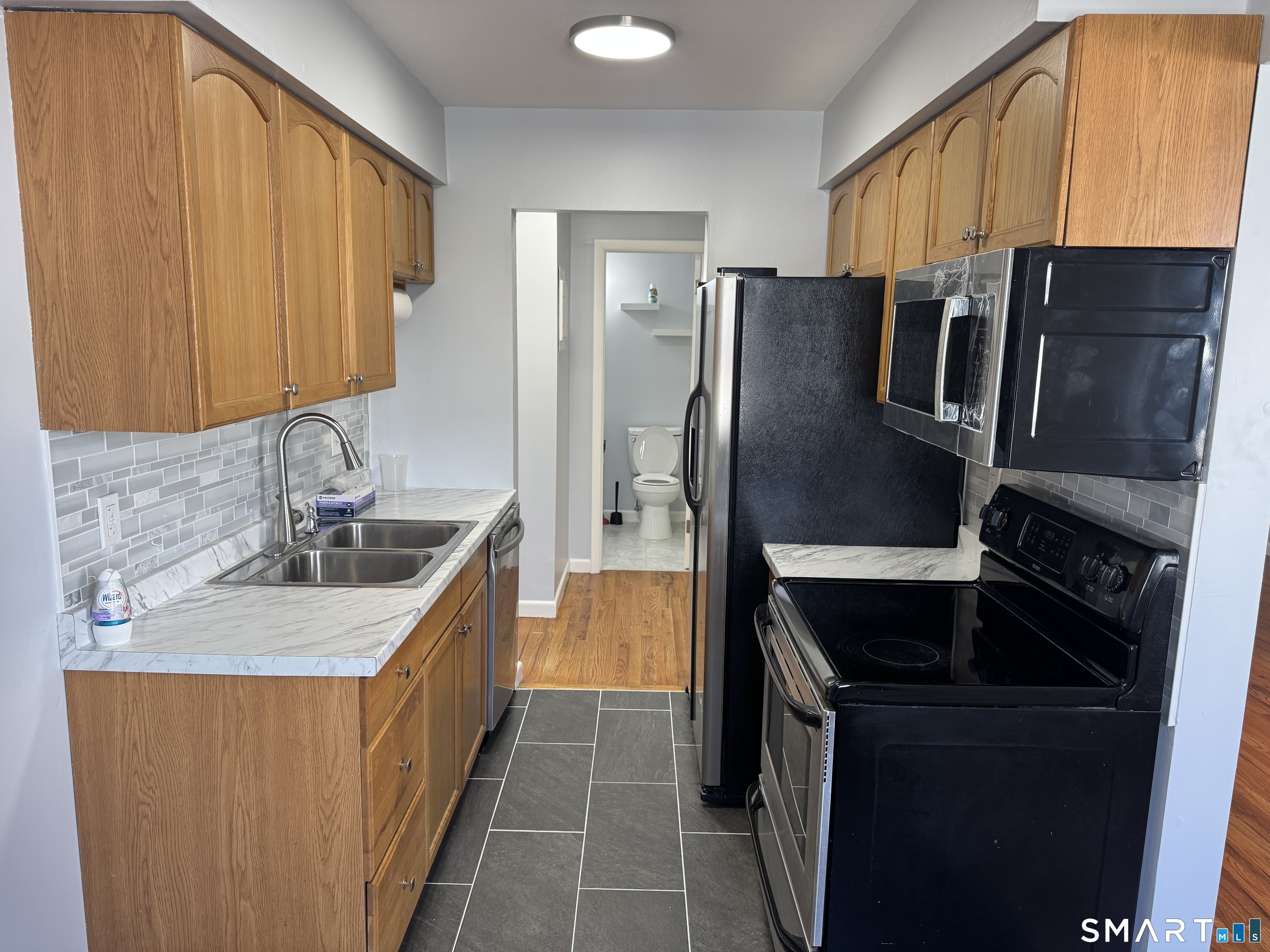 4 Glenwood Avenue B7