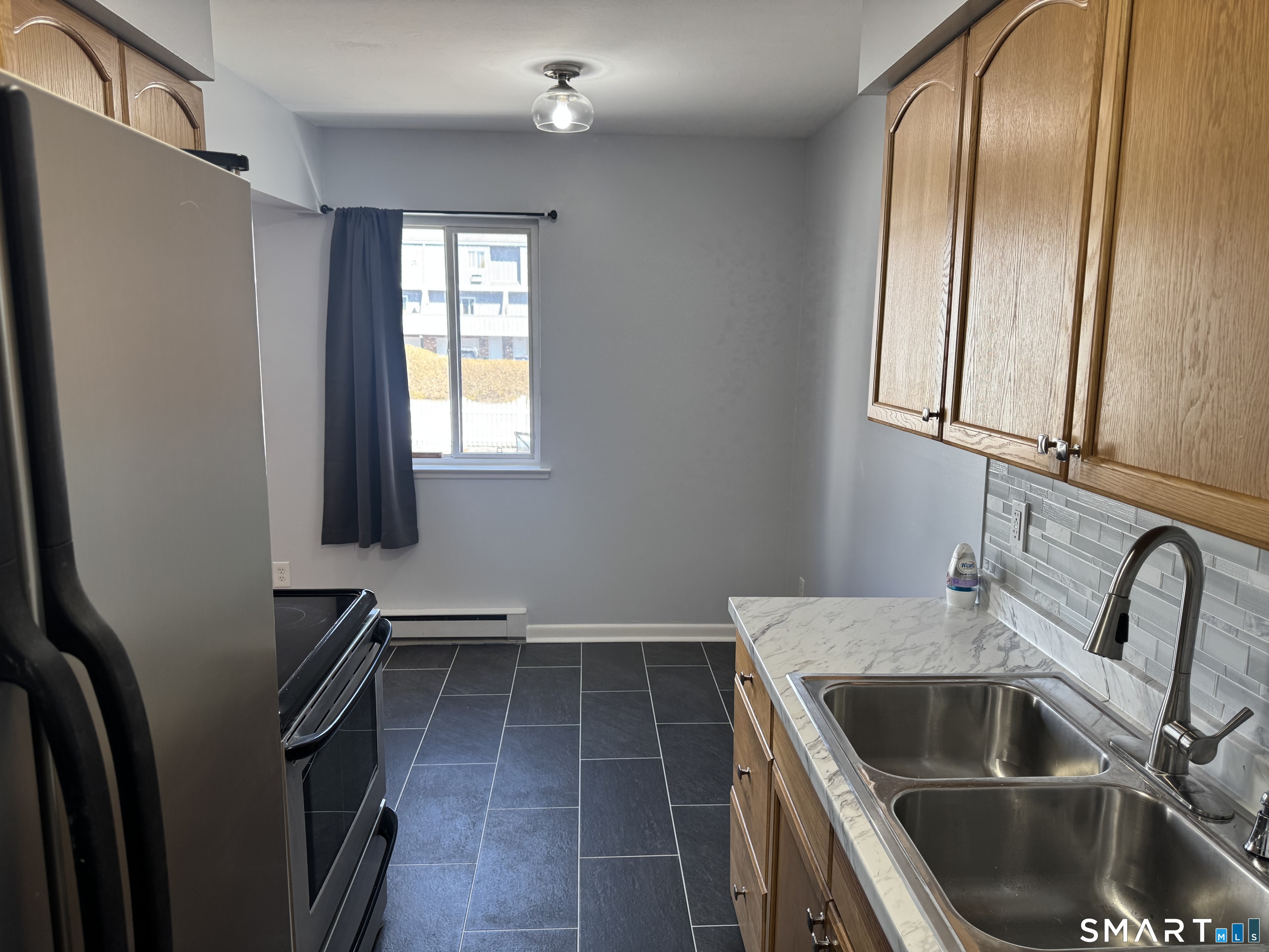 4 Glenwood Avenue B7