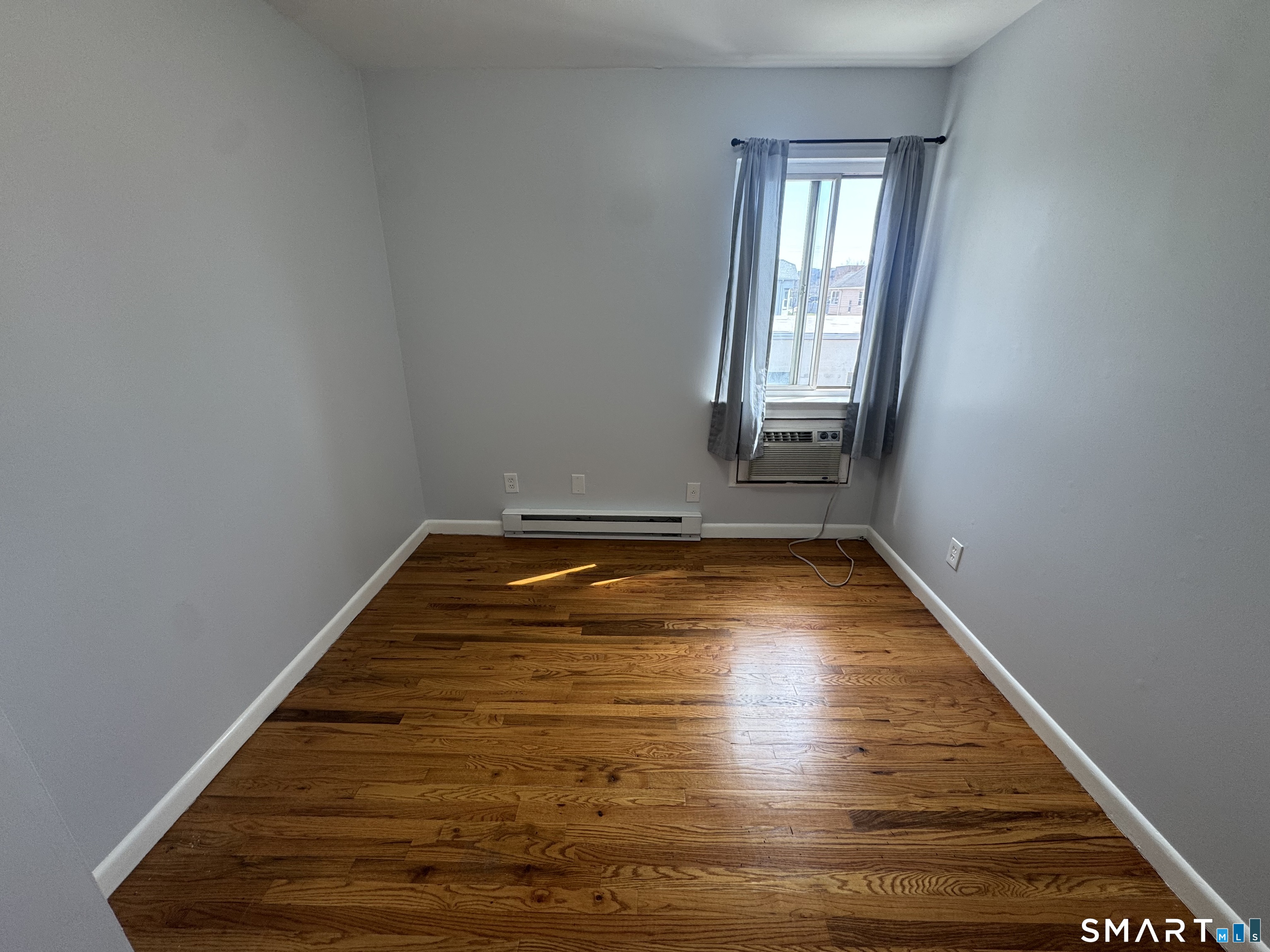 4 Glenwood Avenue B7
