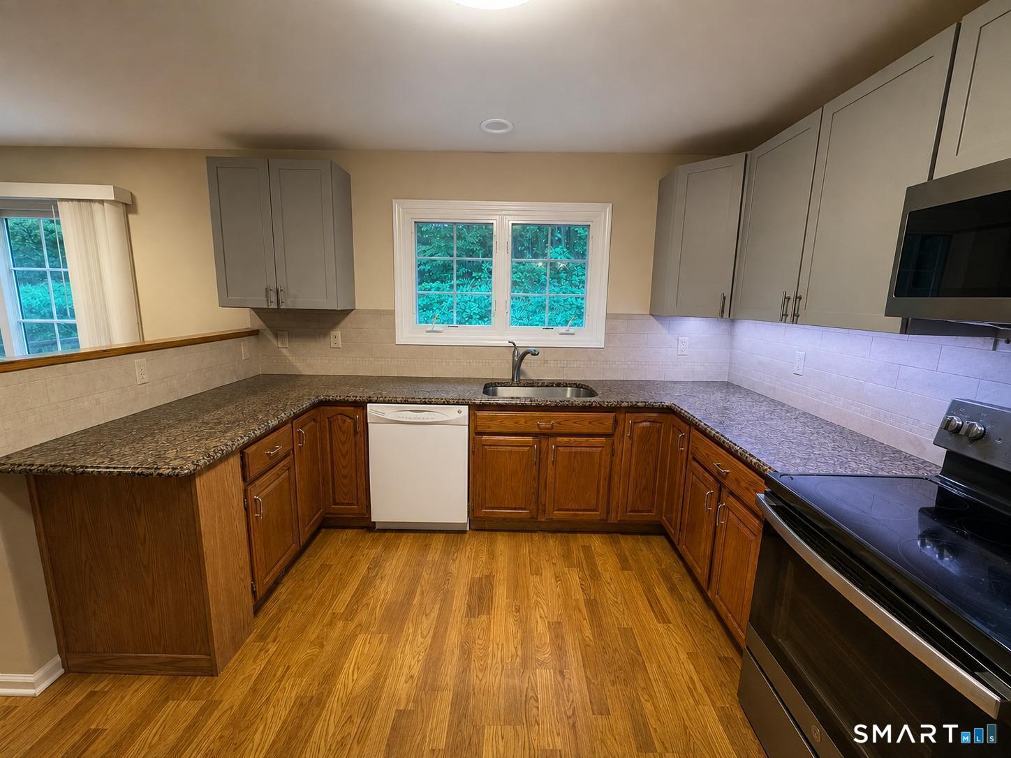 176 Governor Trumbull Way Unit: 176